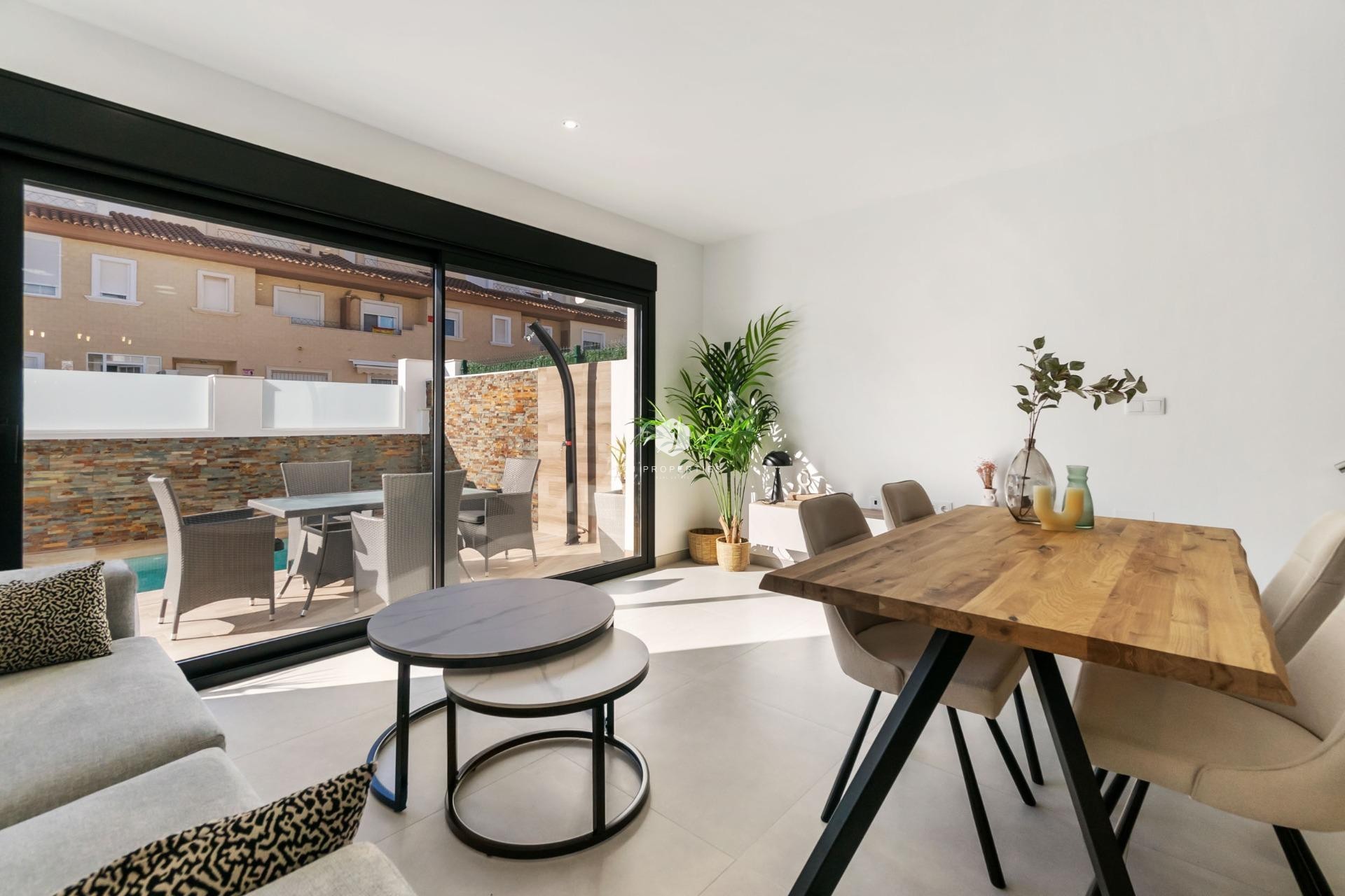 Nowy budynek - Villa -
San Pedro del Pinatar - Polideportivo