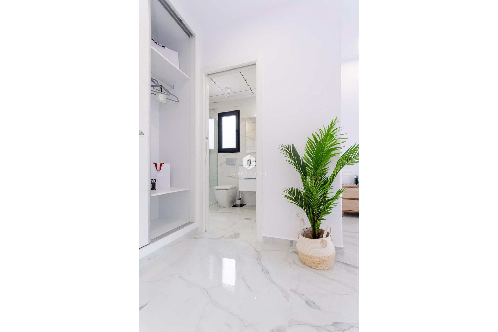 Nowy budynek - Villa -
Torrevieja - Torretas