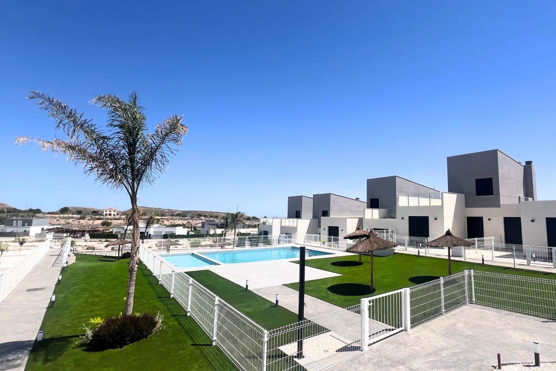 Obra nueva - Chalet -
Banos y Mendigo - Altaona Golf And Country Village