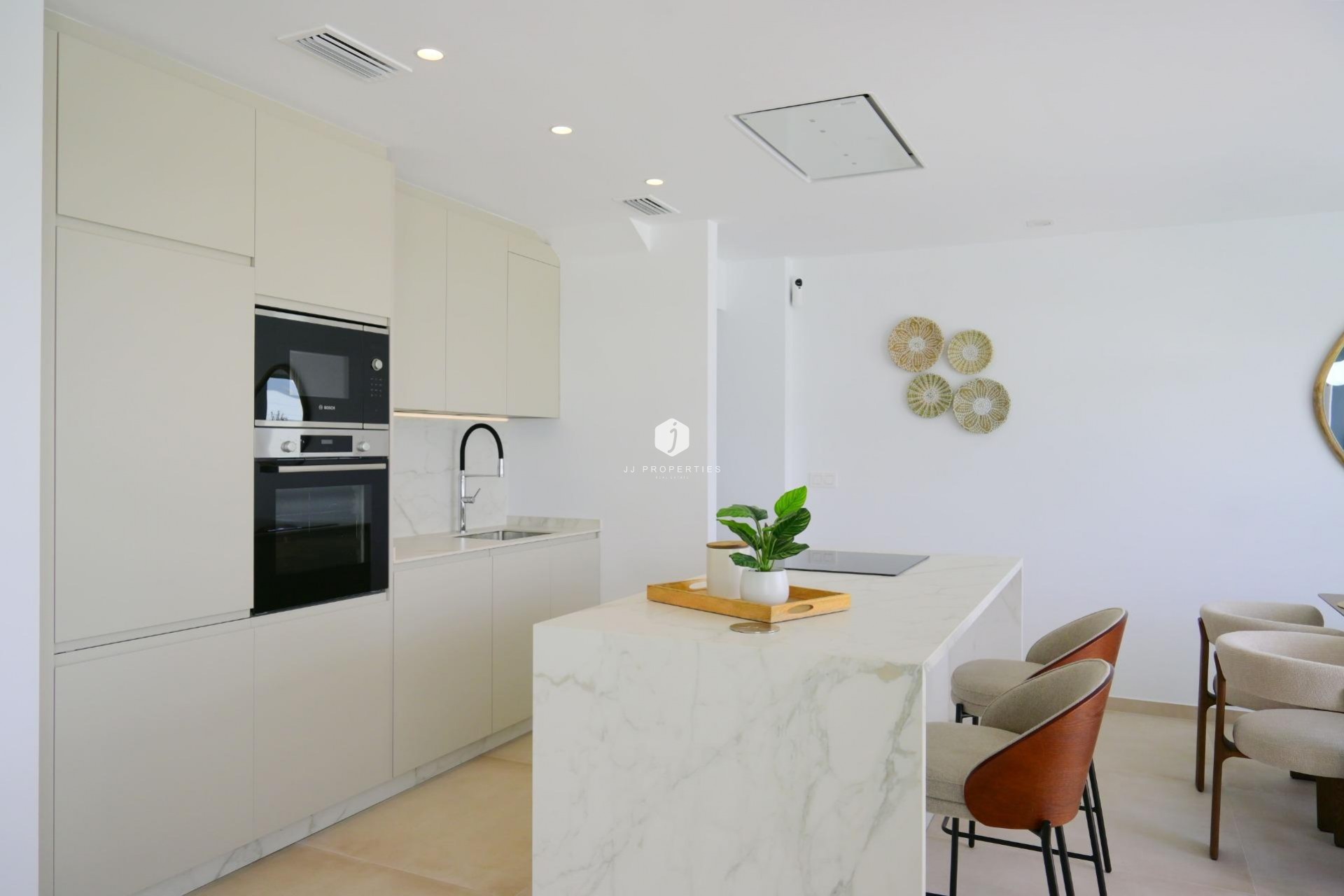 Obra nueva - Chalet -
Dolores - polideportivo