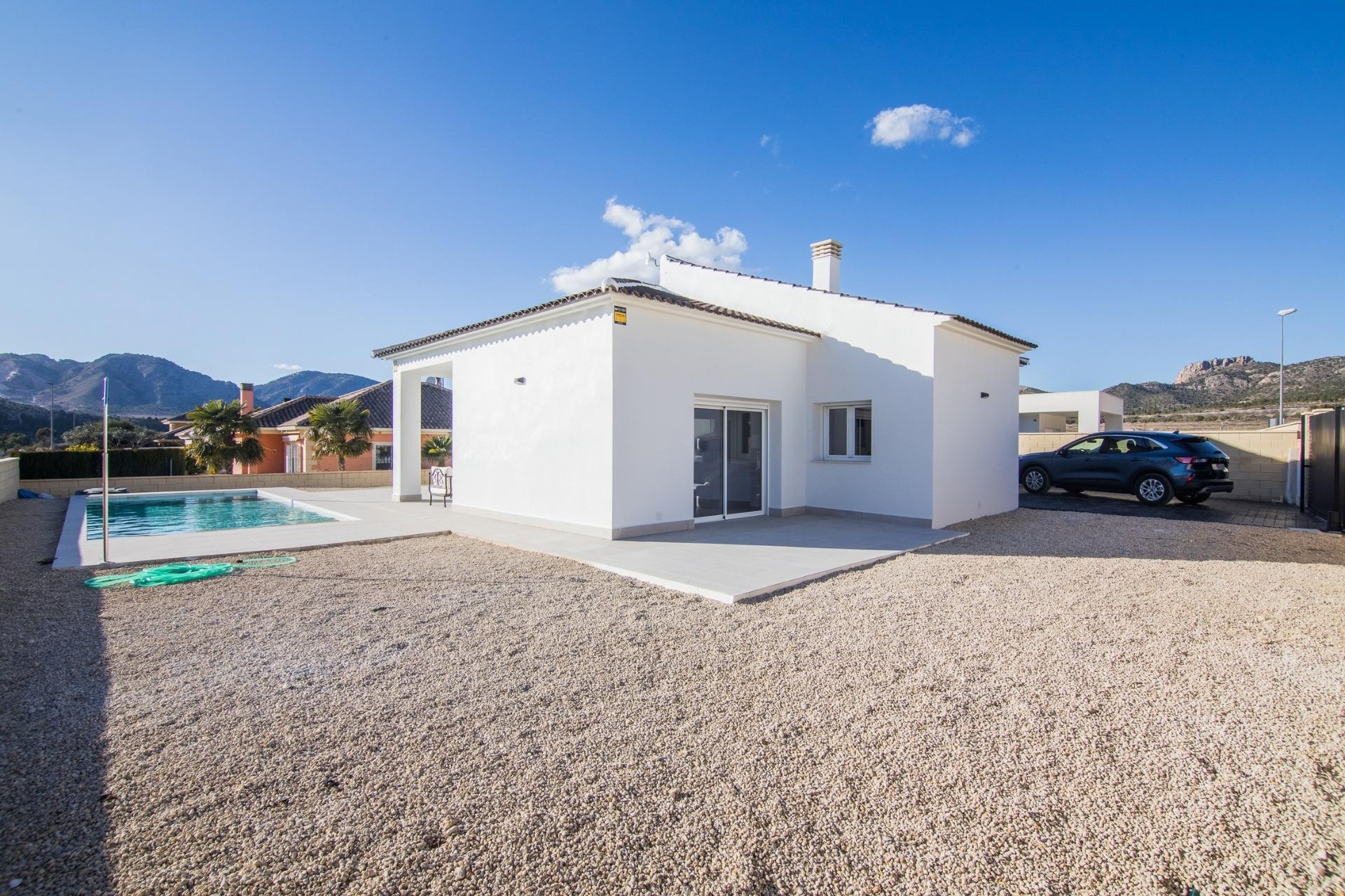 Obra nueva - Chalet -
Pinoso - Campo