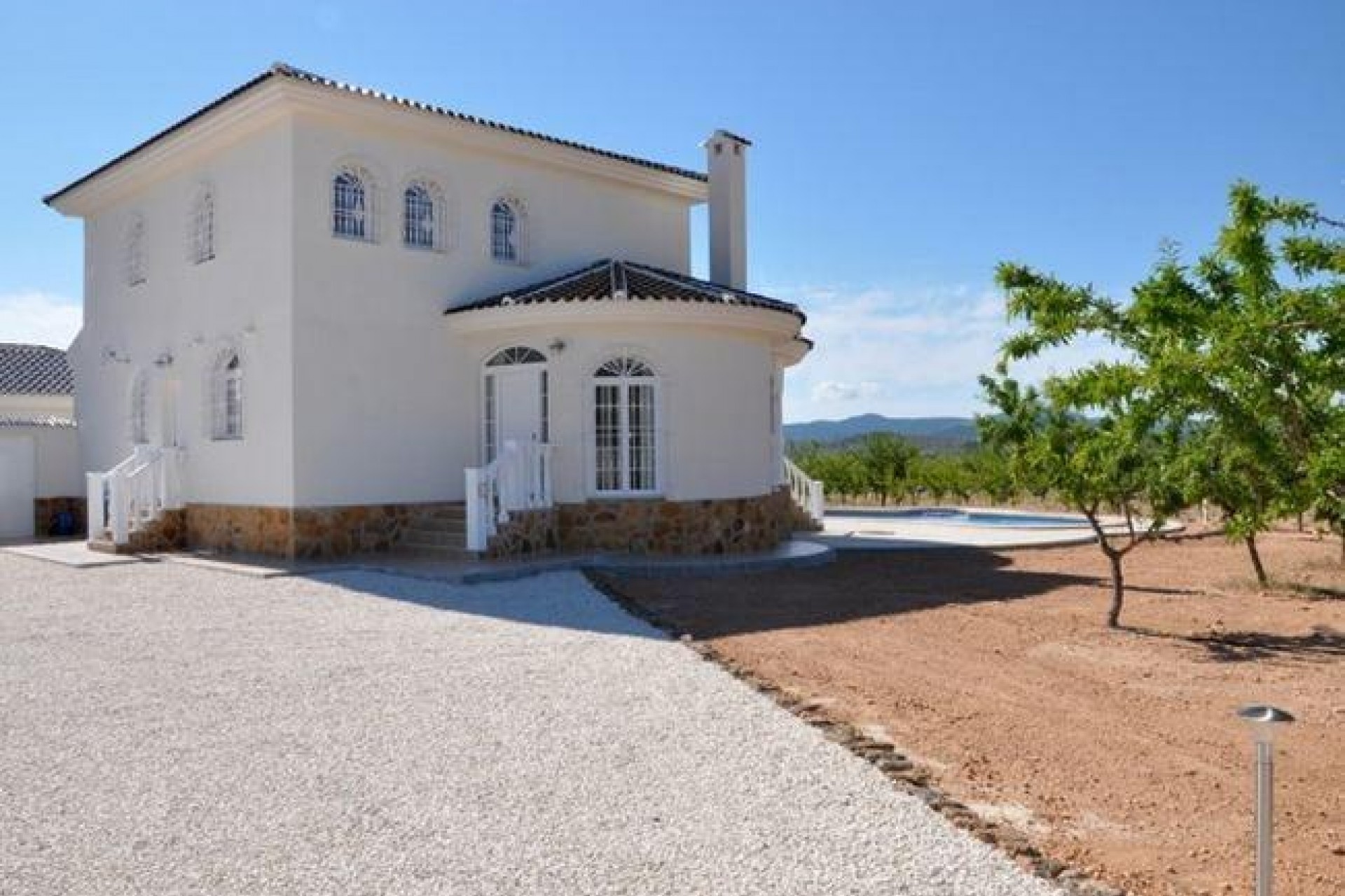 Obra nueva - Chalet -
Pinoso - Campo