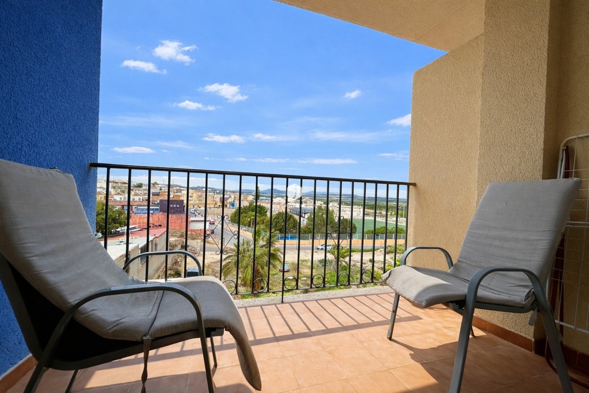 Resale - Apartment / flat -
Alicante - Inland