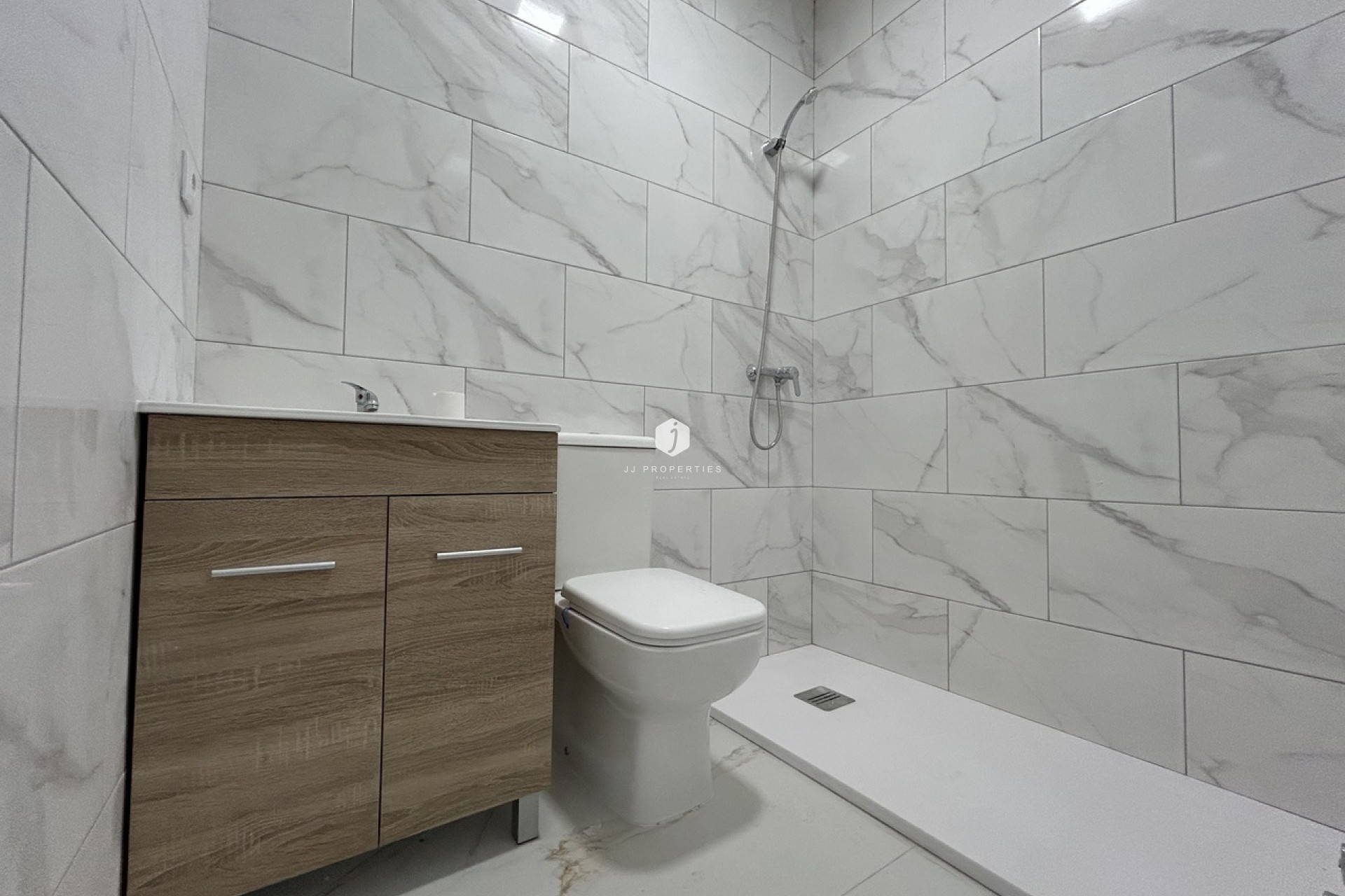 Resale - Apartment / flat -
Alicante - Inland