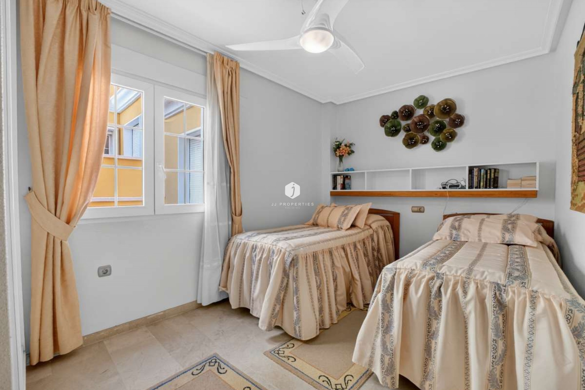 Resale - Apartment / flat -
Cabo Roig - Costa Blanca