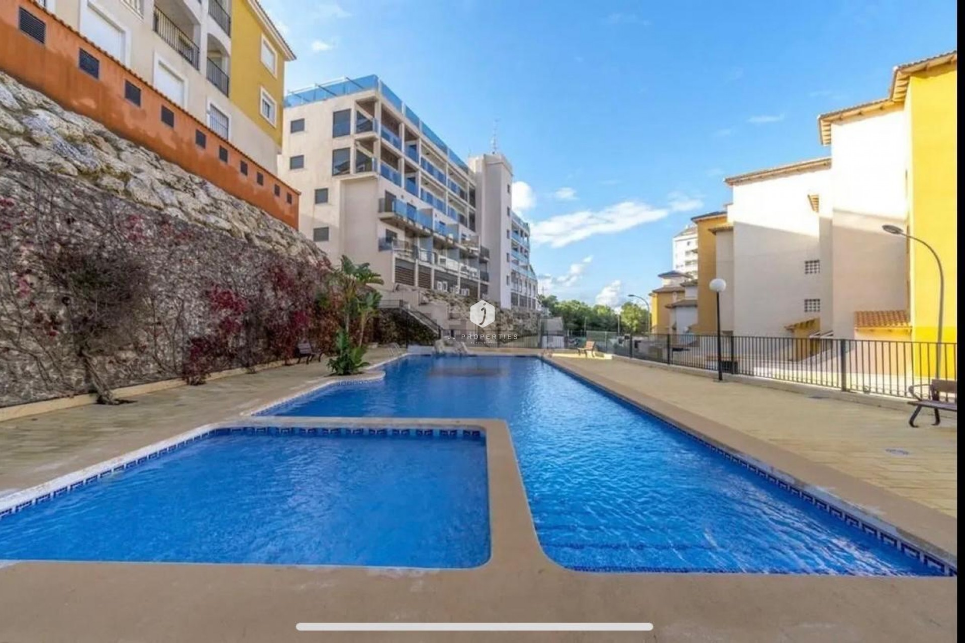 Resale - Apartment / flat -
Campoamor - Costa Blanca