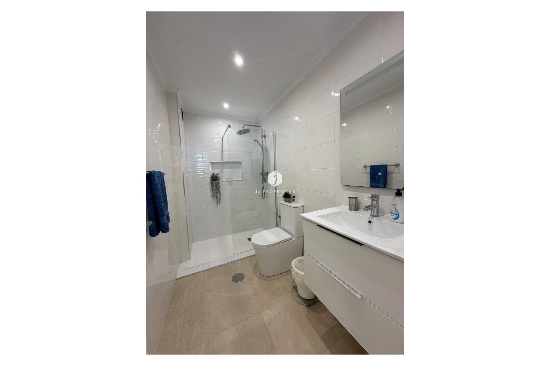 Resale - Apartment / flat -
Campoamor - Costa Blanca