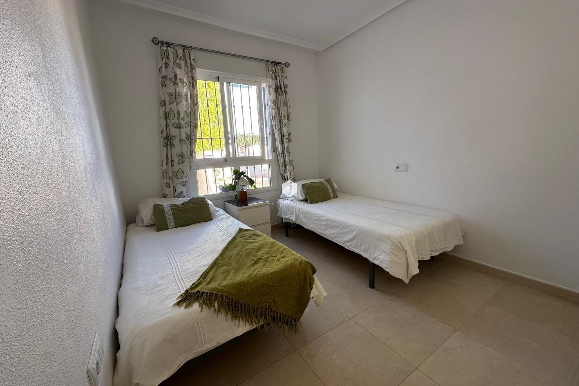 Resale - Apartment / flat -
Campoamor - Costa Blanca