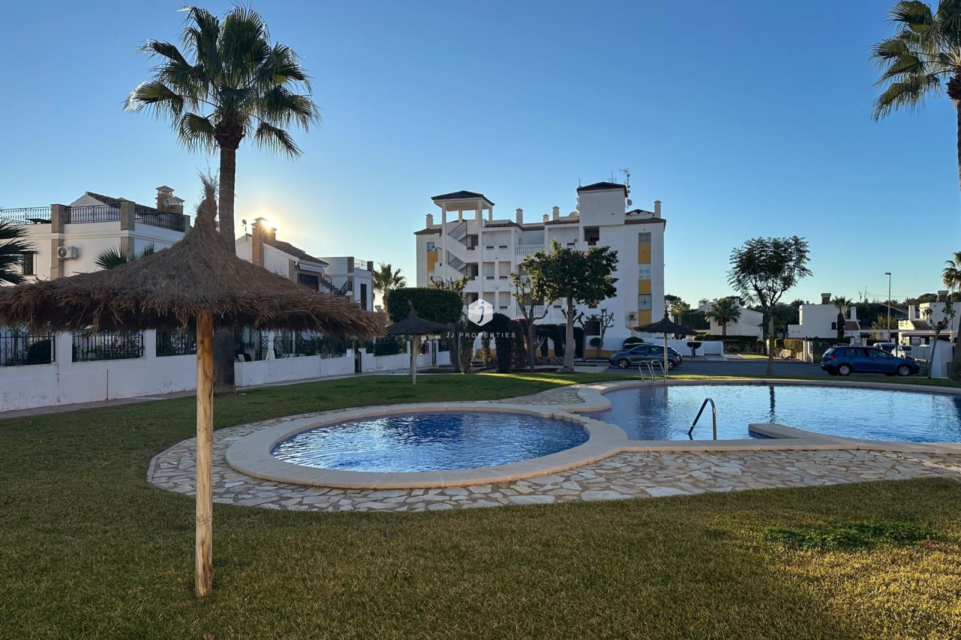 Resale - Apartment / flat -
Campoamor - Costa Blanca