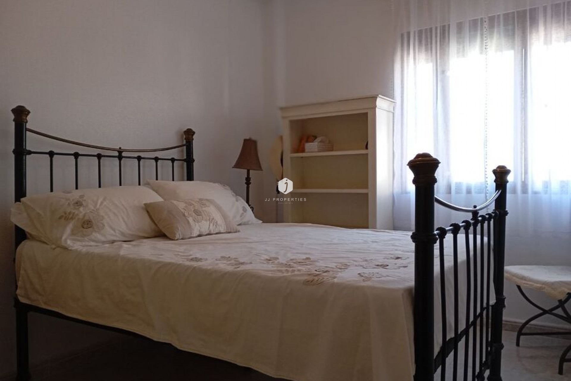 Resale - Apartment / flat -
Daya Vieja - Costa Blanca