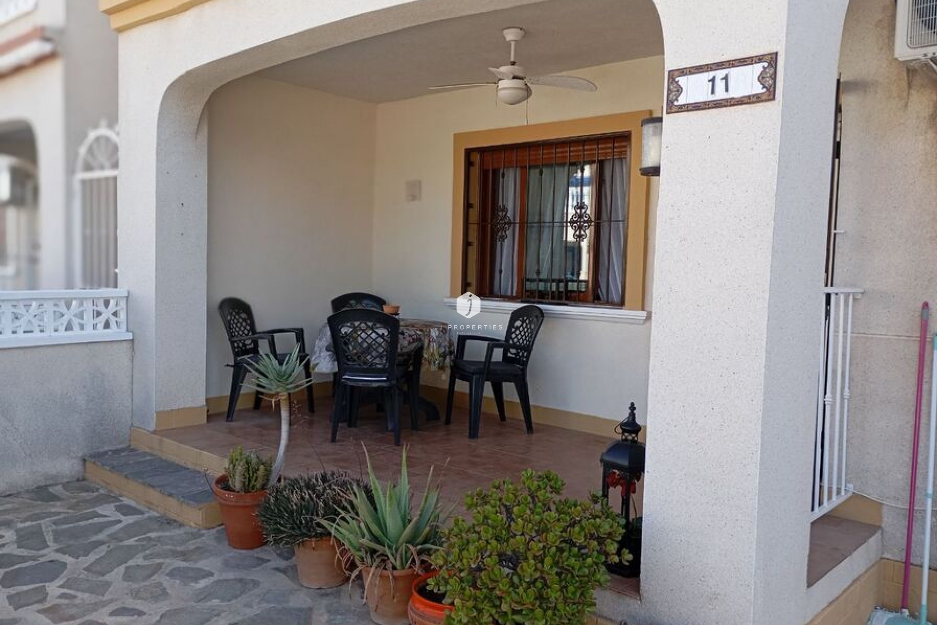 Resale - Apartment / flat -
Daya Vieja - Costa Blanca