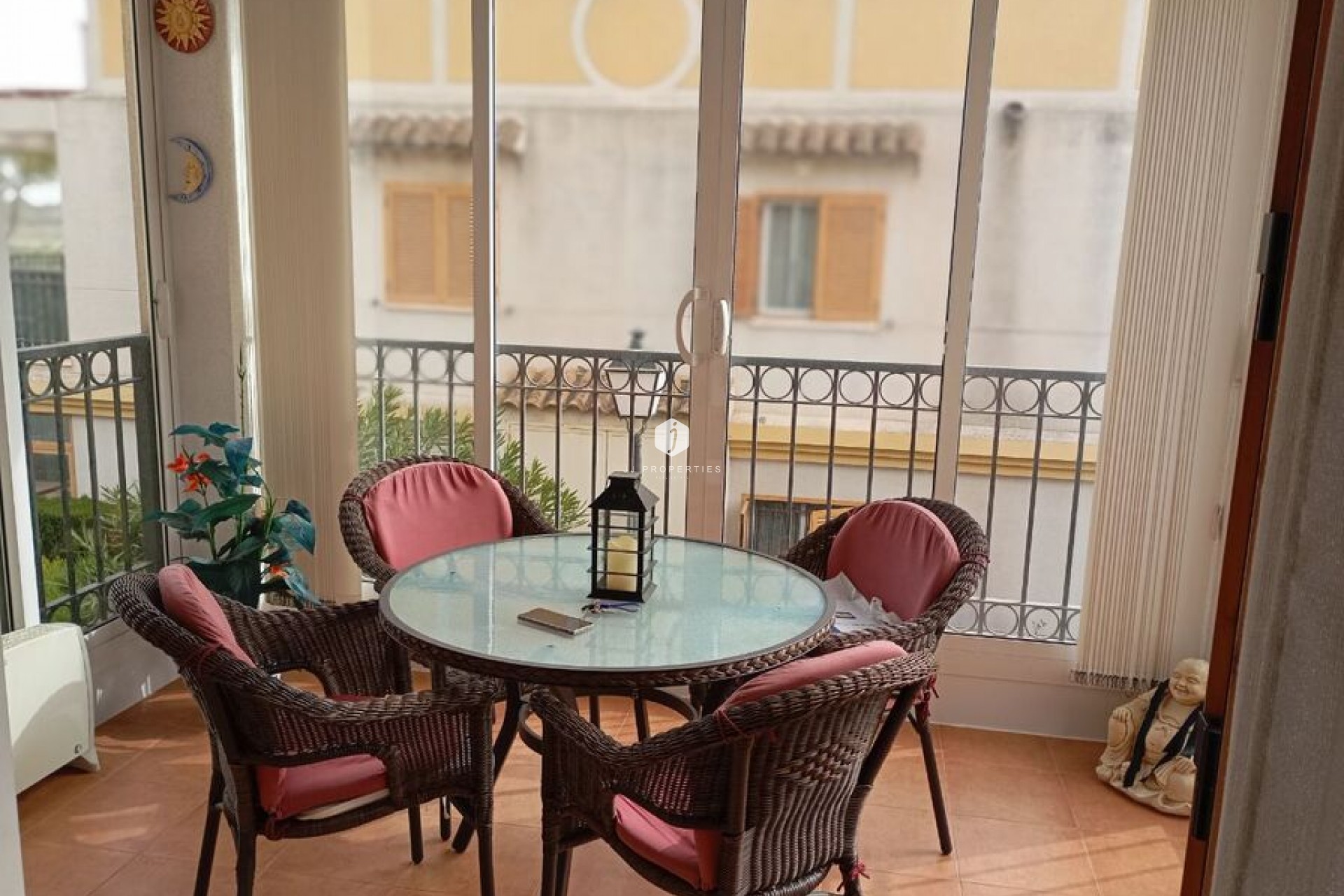 Resale - Apartment / flat -
Daya Vieja - Costa Blanca