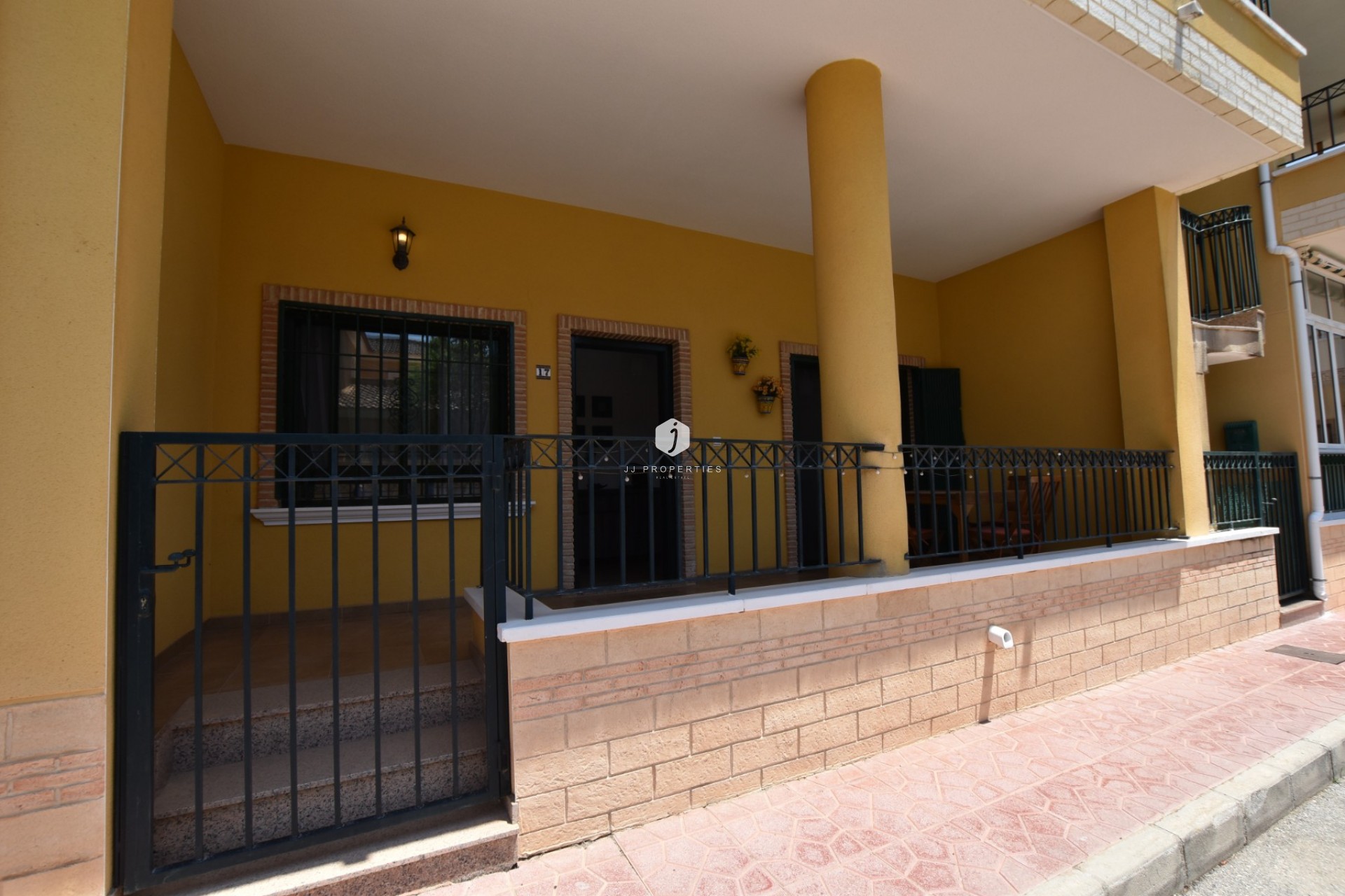Resale - Apartment / flat -
Daya Vieja - Costa Blanca