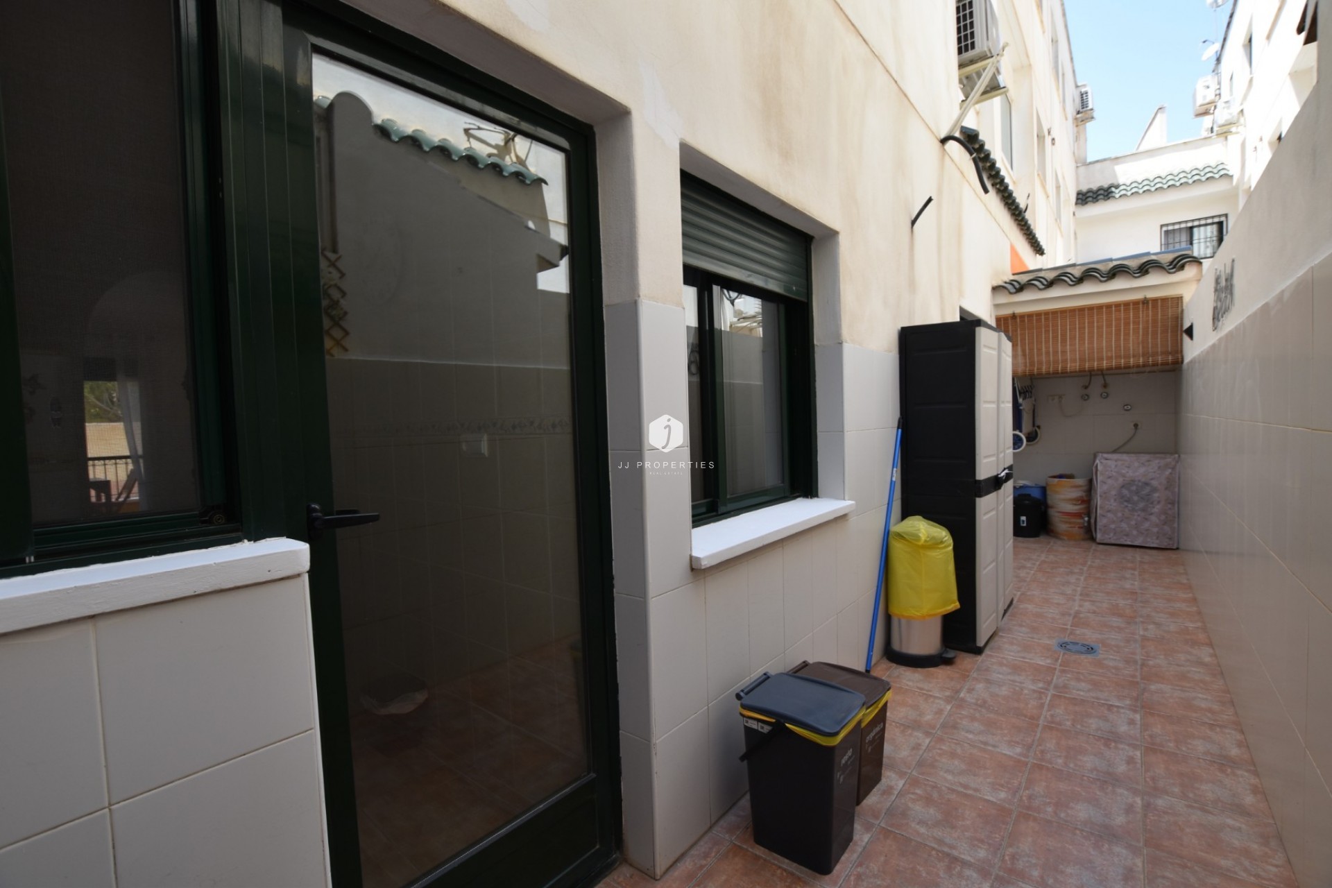 Resale - Apartment / flat -
Daya Vieja - Costa Blanca
