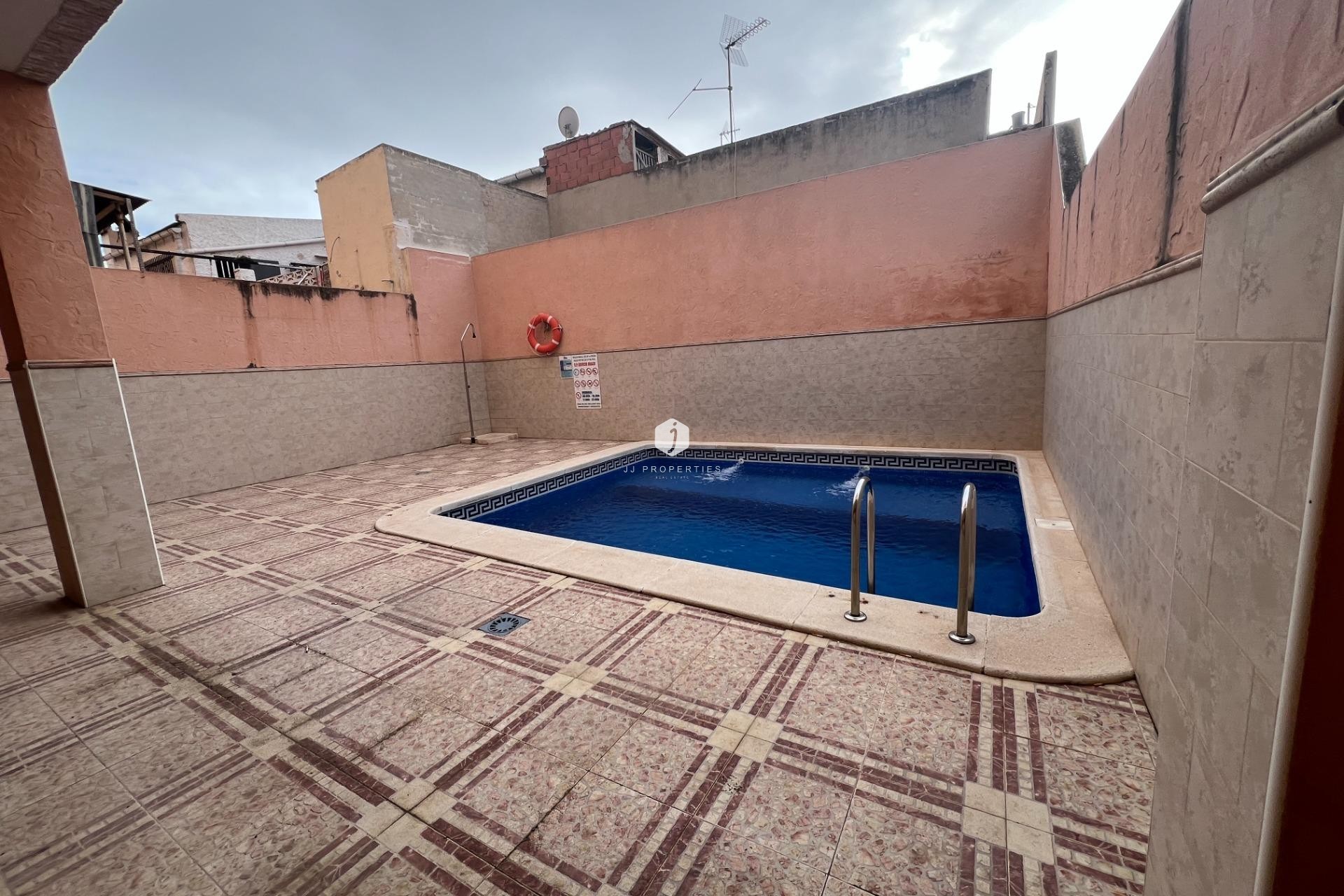 Resale - Apartment / flat -
Dolores - Comunidad Valenciana