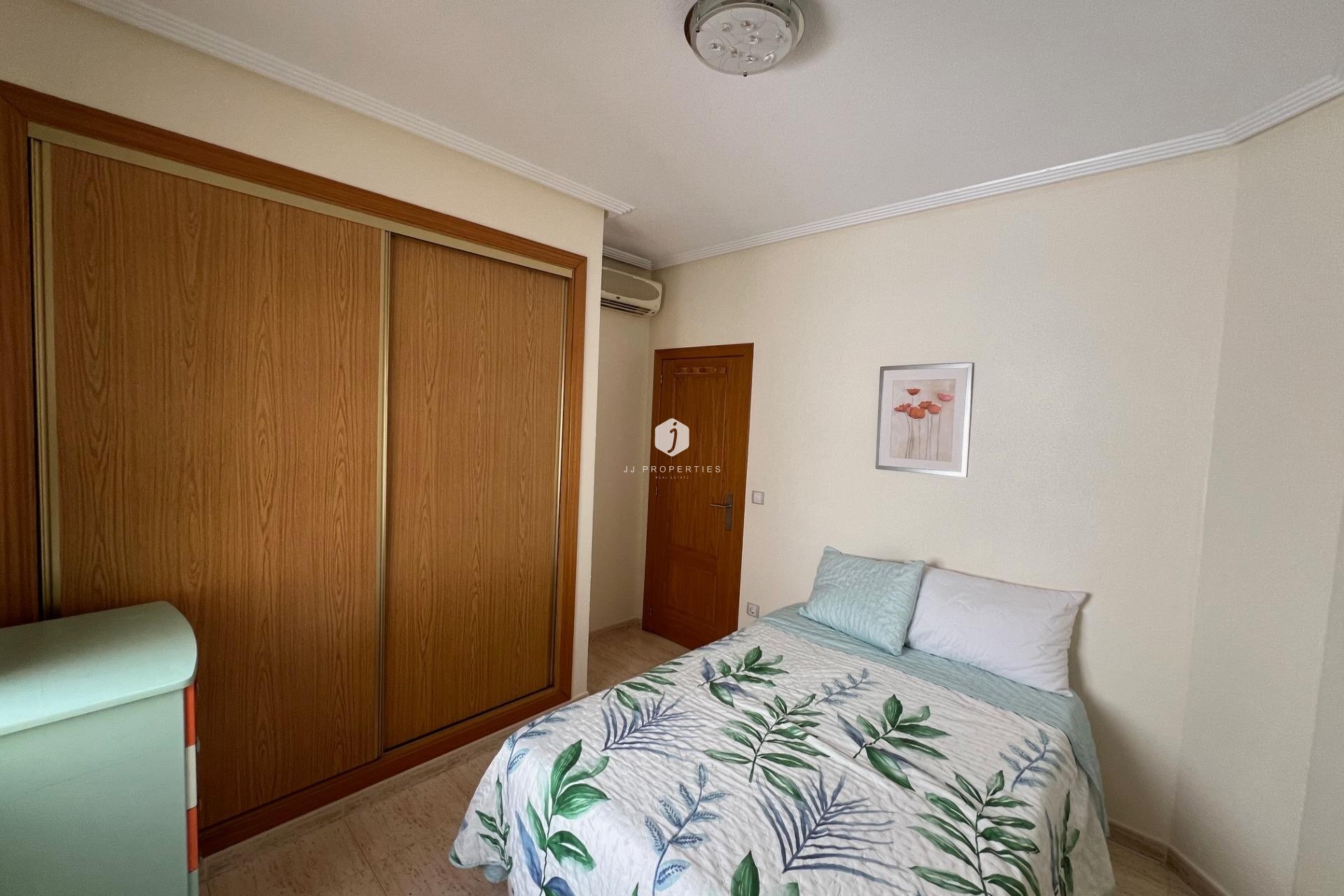 Resale - Apartment / flat -
Dolores - Comunidad Valenciana