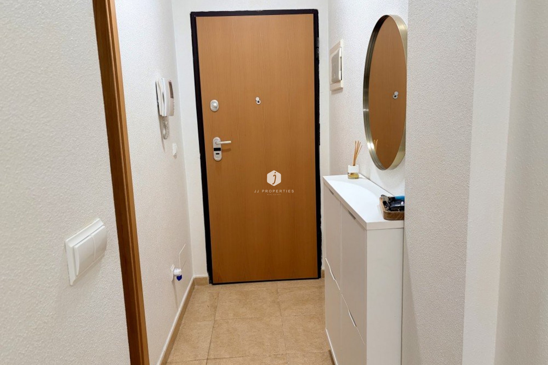 Resale - Apartment / flat -
Dolores - Costa Blanca