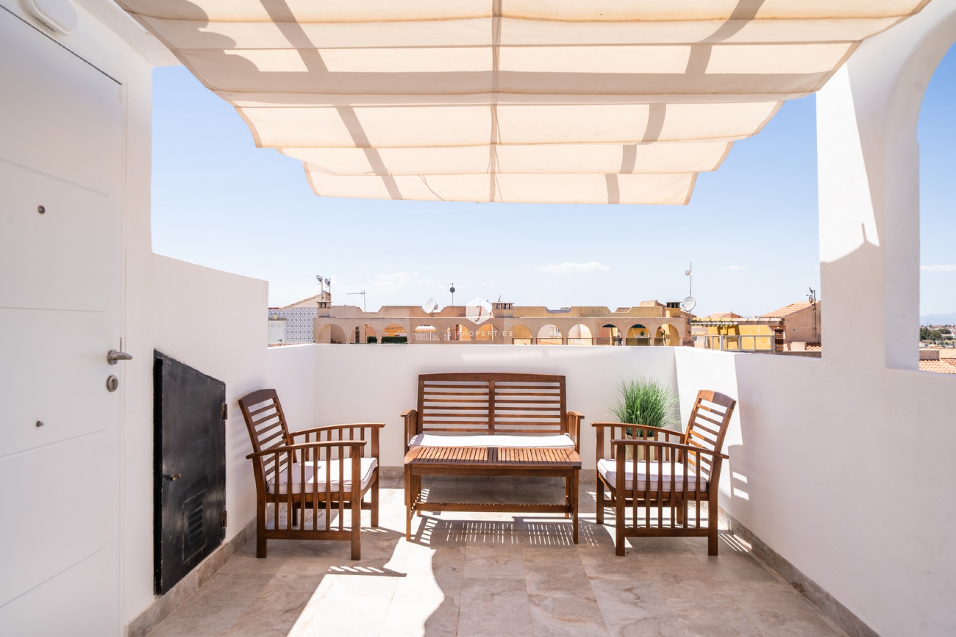 Resale - Apartment / flat -
El Chaparral - Costa Blanca
