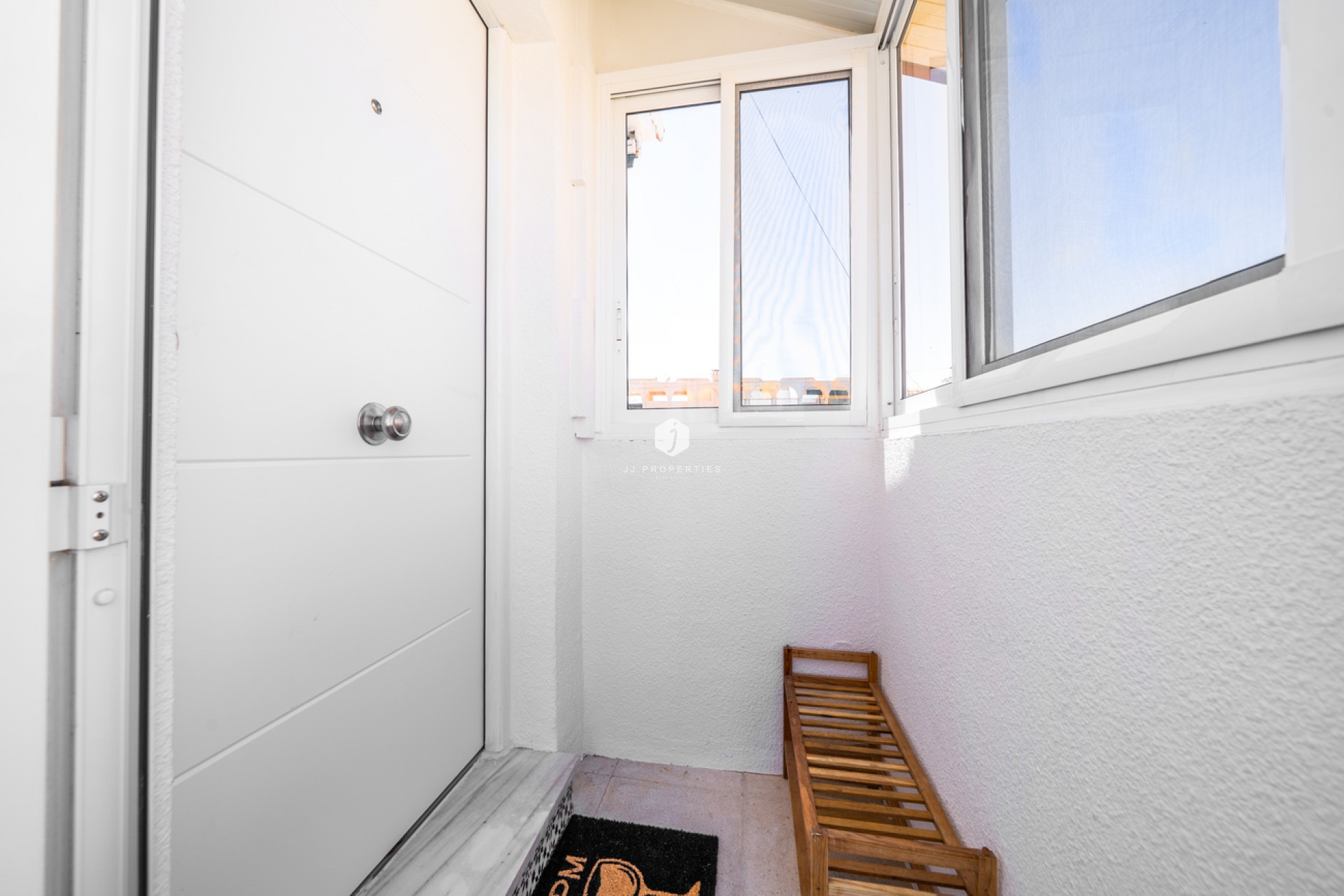 Resale - Apartment / flat -
El Chaparral - Costa Blanca