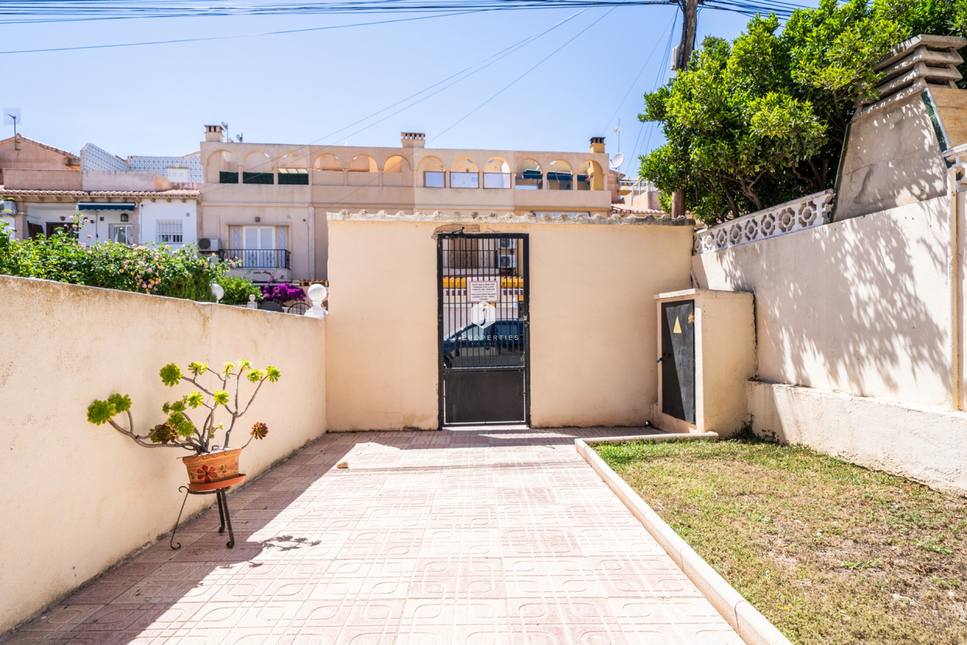 Resale - Apartment / flat -
El Chaparral - Costa Blanca