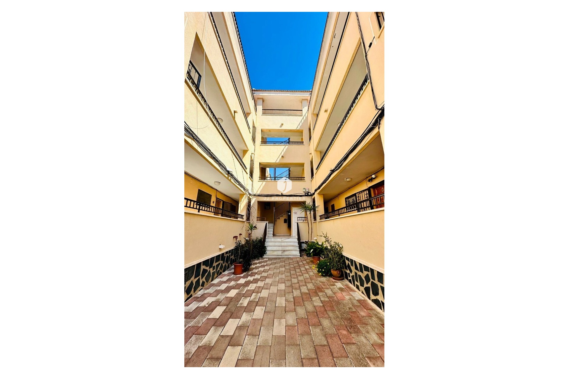 Resale - Apartment / flat -
El Chaparral - Inland