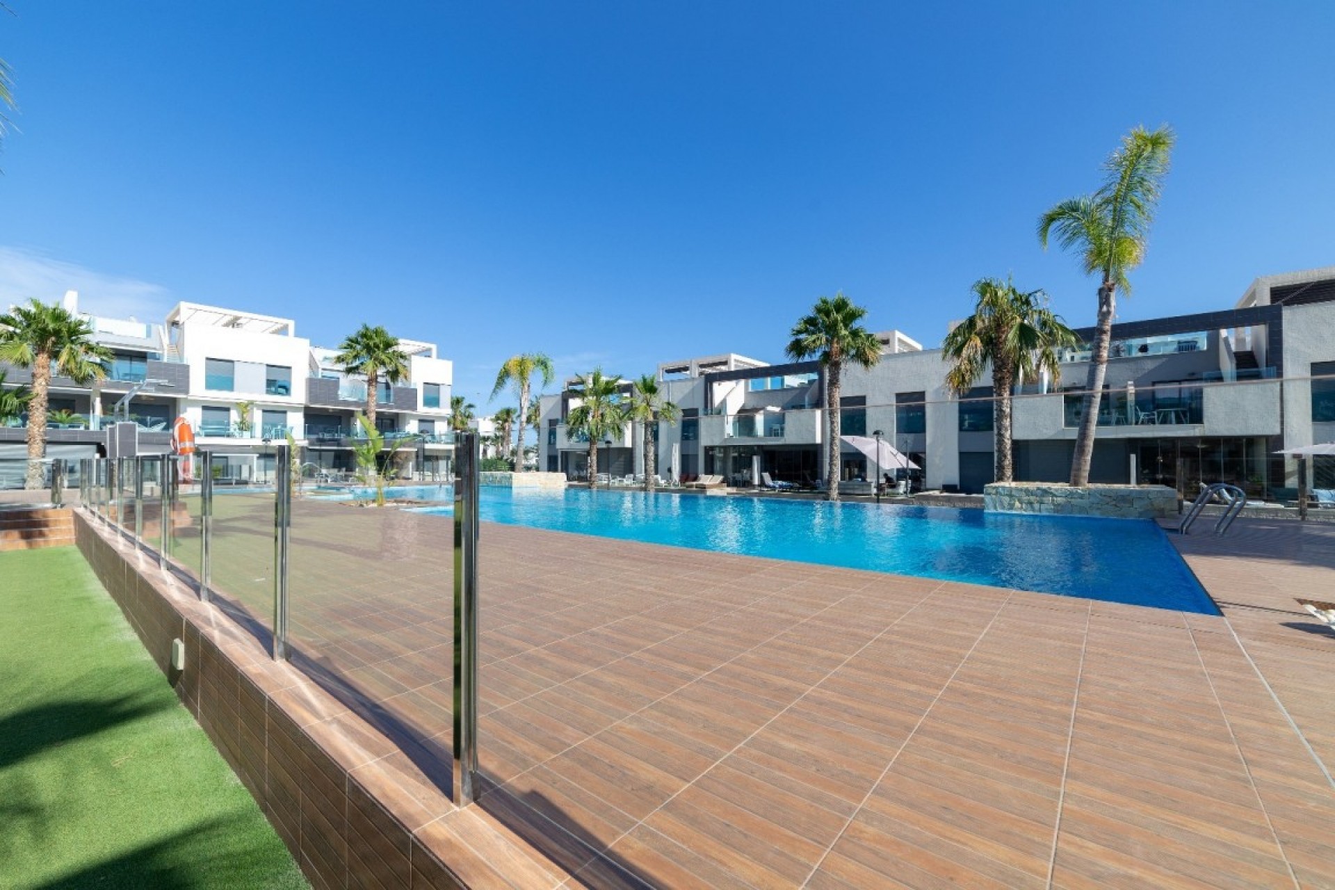 Resale - Apartment / flat -
El Raso - Costa Blanca