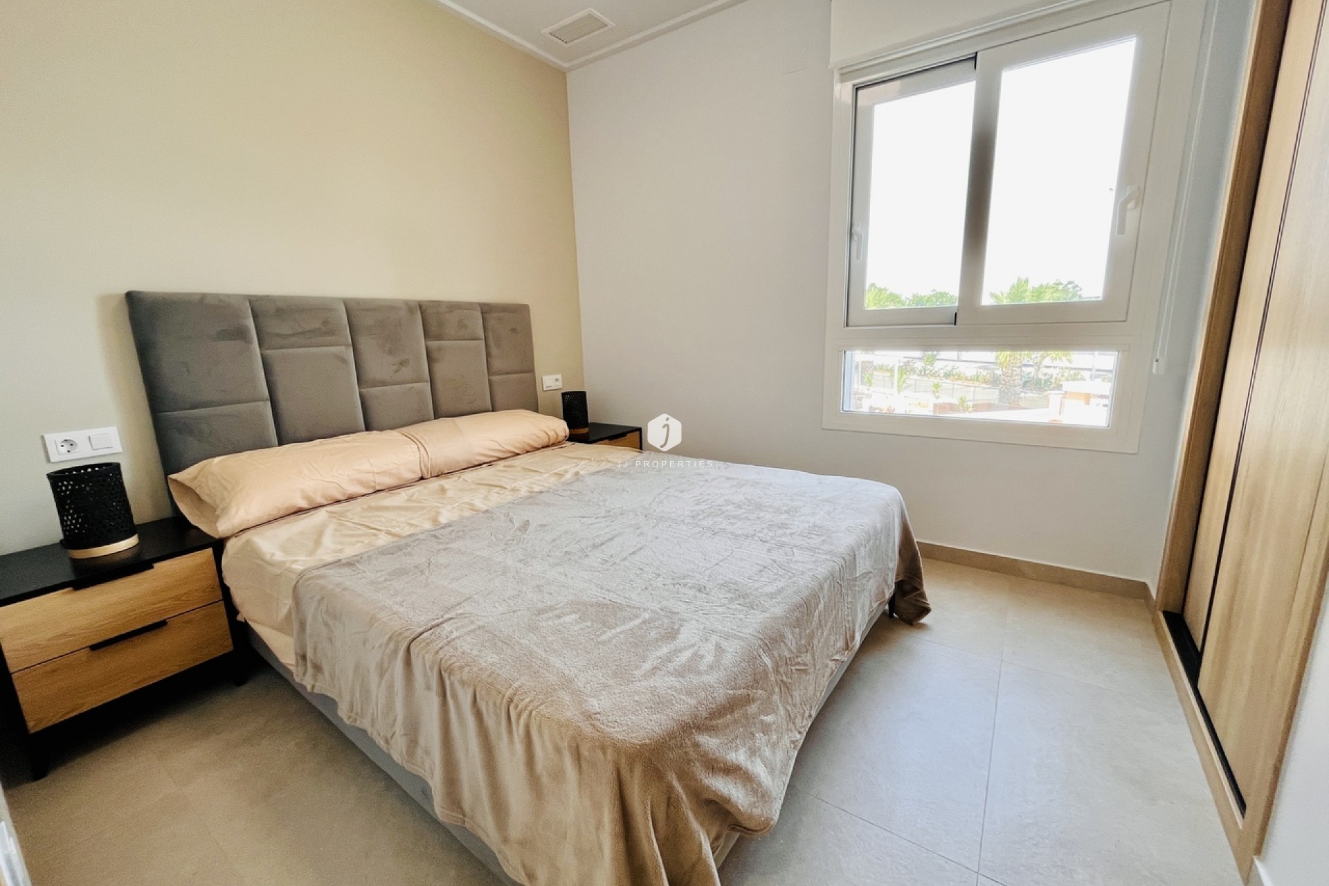 Resale - Apartment / flat -
El Raso - Costa Blanca
