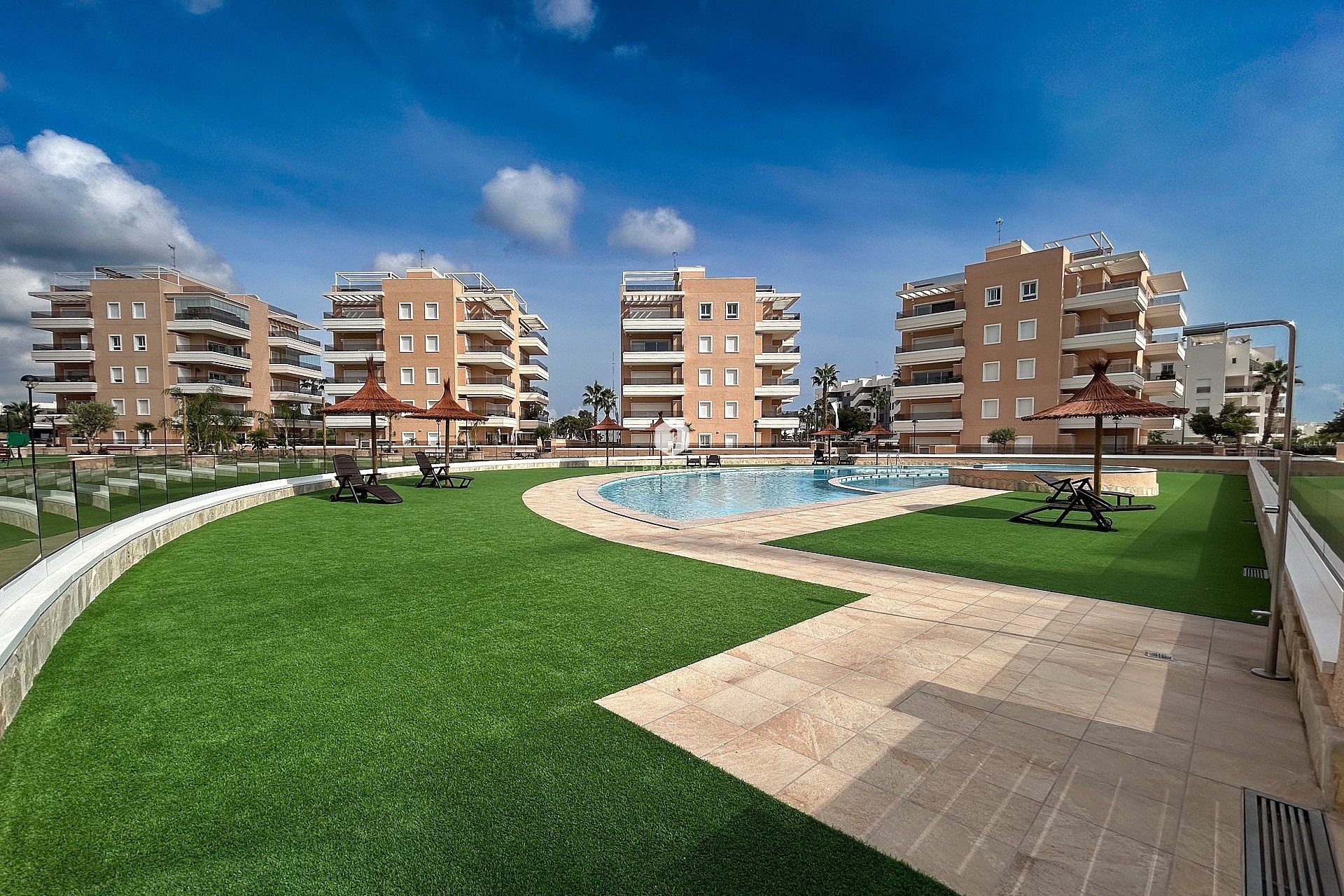 Resale - Apartment / flat -
El Raso - Costa Blanca