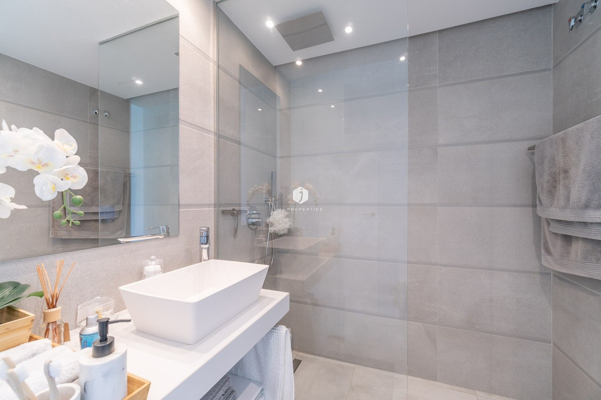 Resale - Apartment / flat -
El Raso - Costa Blanca