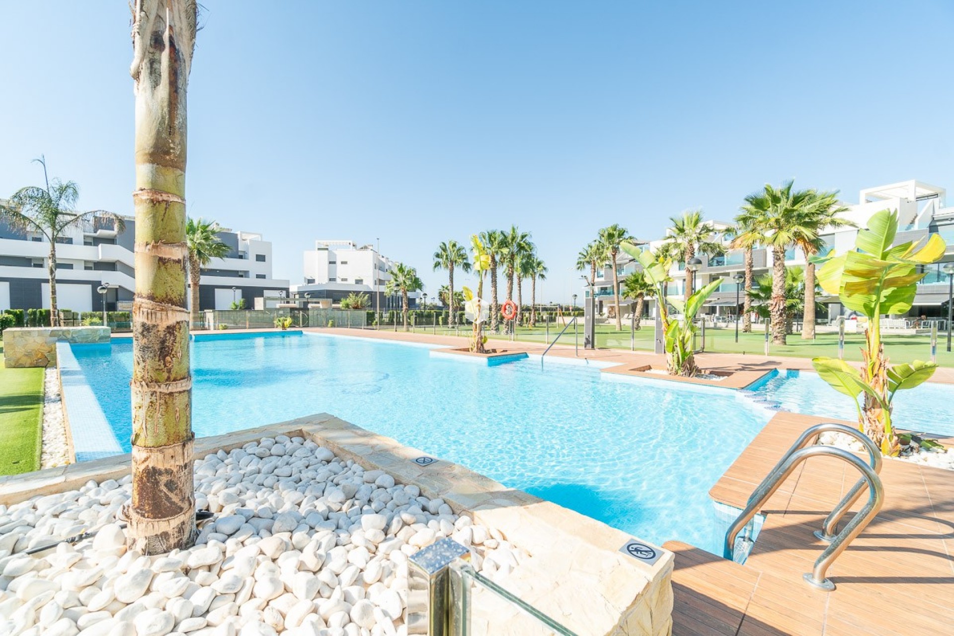 Resale - Apartment / flat -
El Raso - Costa Blanca
