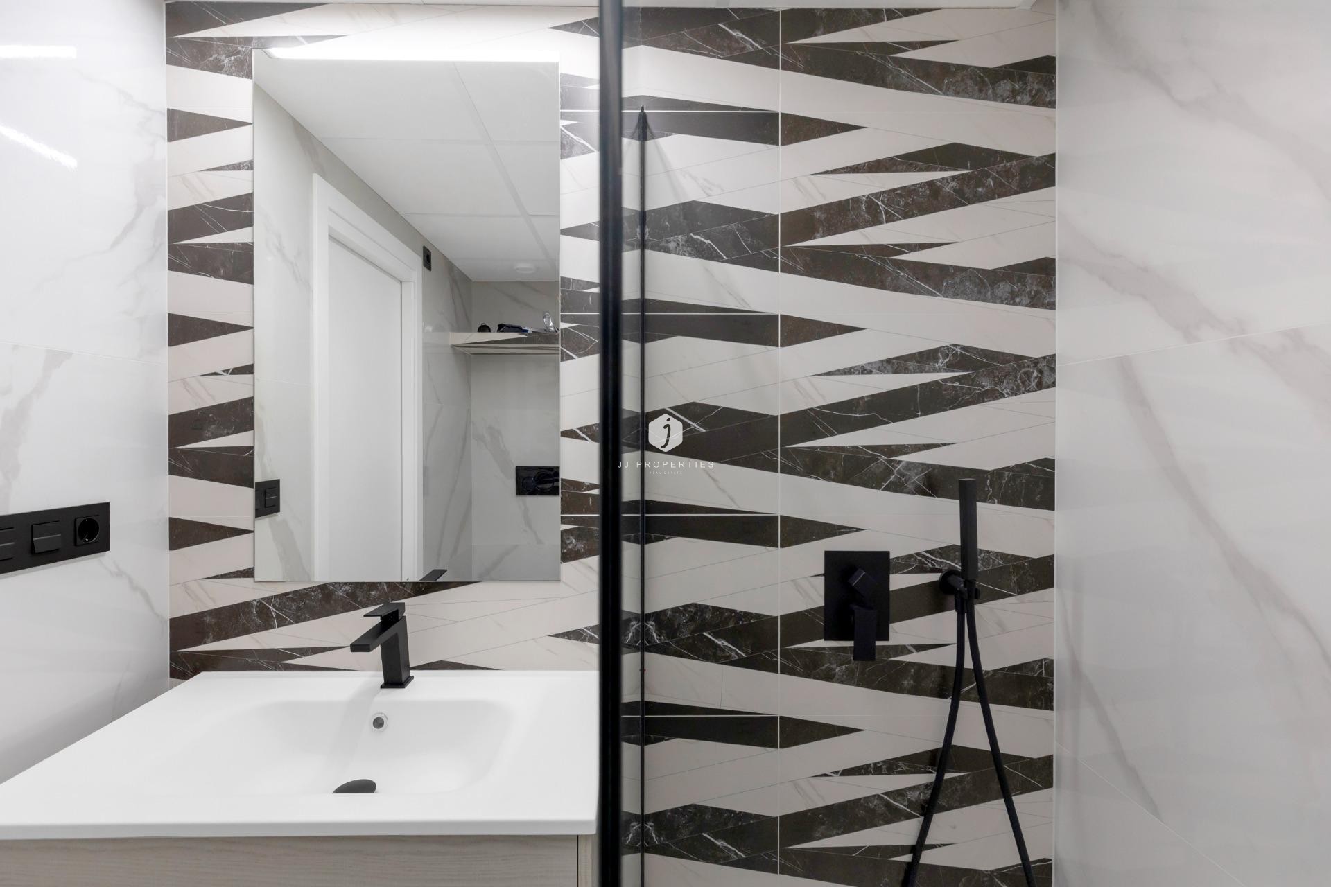 Resale - Apartment / flat -
Guardamar del Segura - El Raso