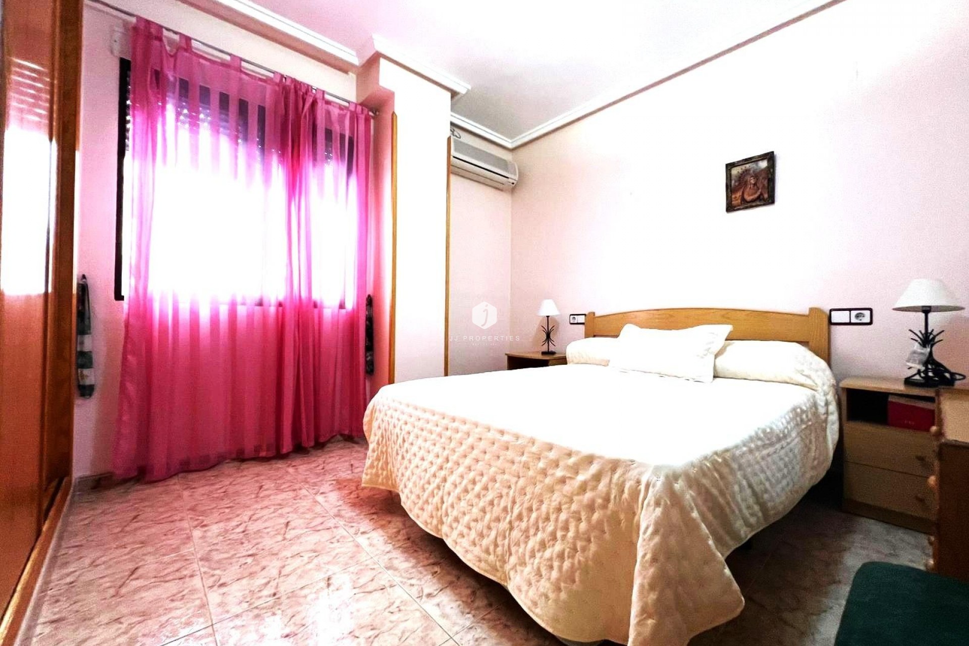 Resale - Apartment / flat -
Guardamar del Segura - Pueblo