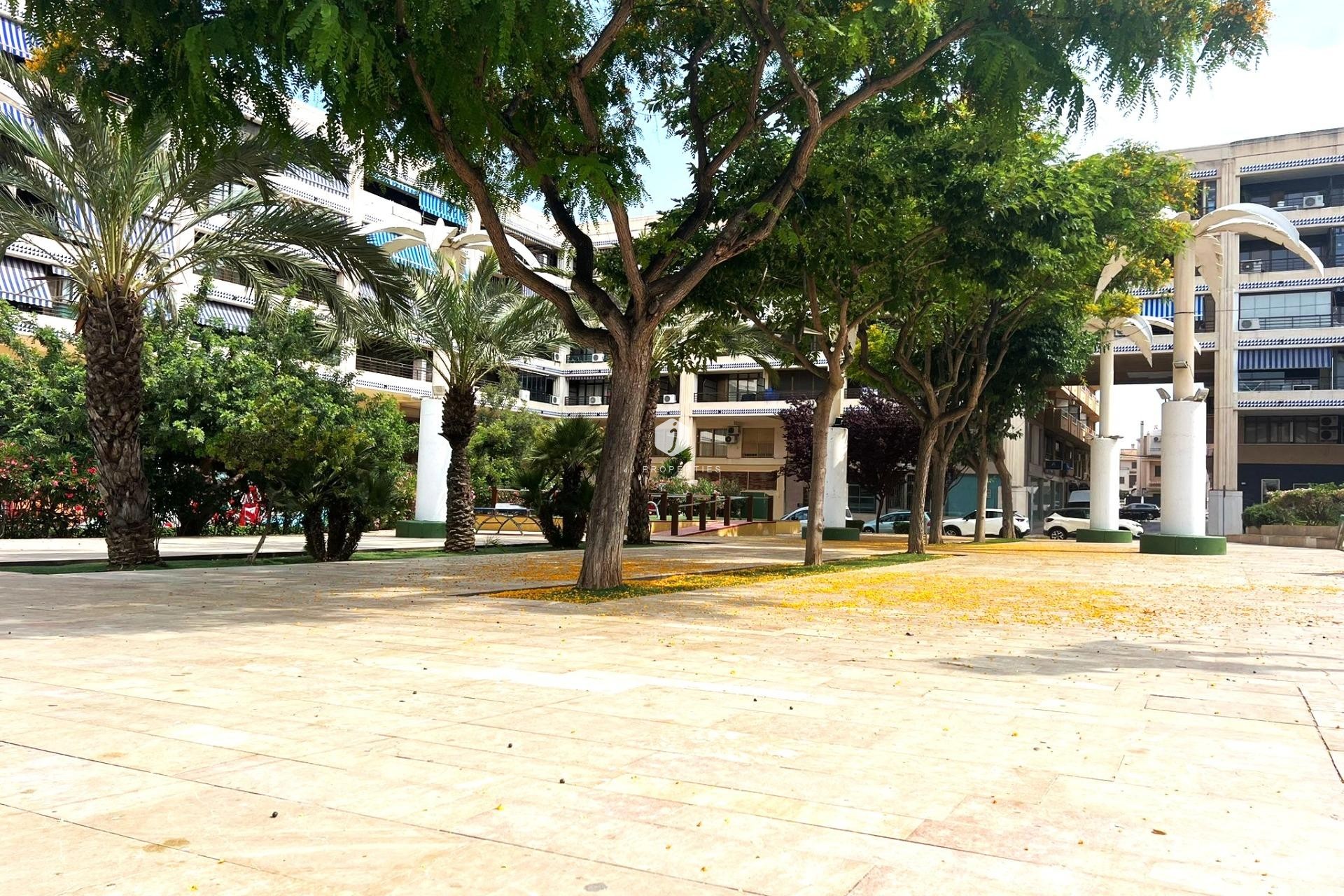 Resale - Apartment / flat -
Guardamar del Segura - Pueblo