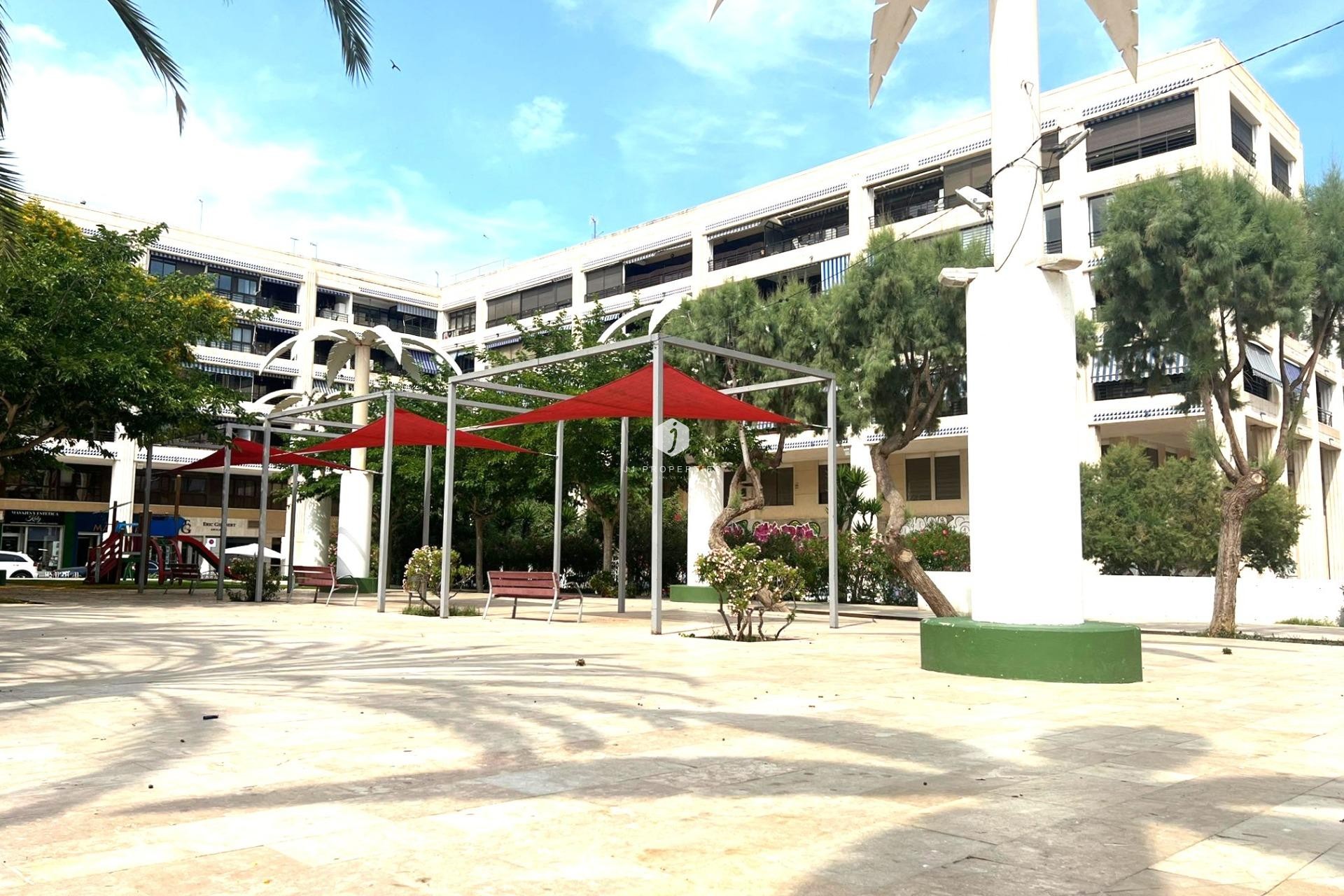 Resale - Apartment / flat -
Guardamar del Segura - Pueblo