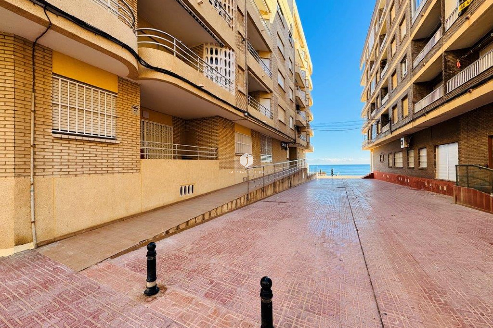 Resale - Apartment / flat -
La Mata - Costa Blanca
