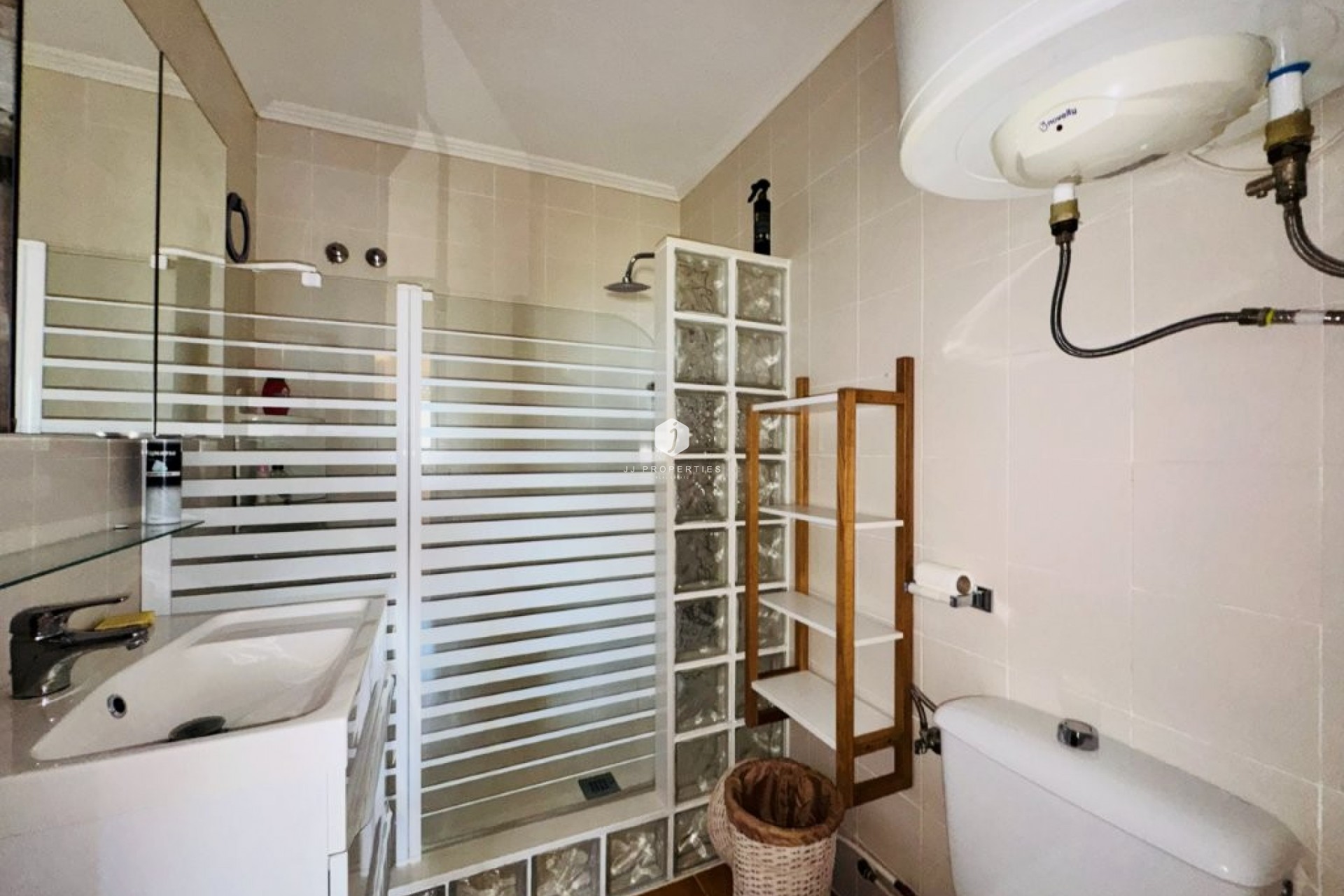 Resale - Apartment / flat -
La Mata - Costa Blanca