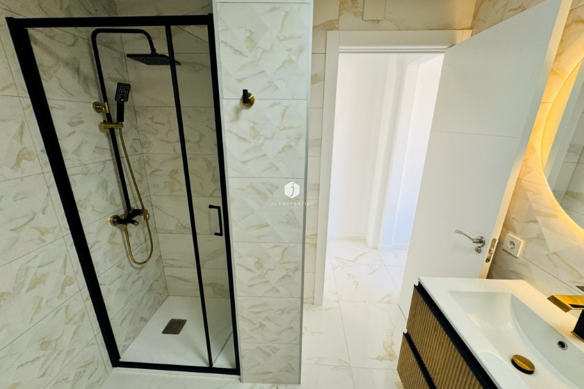 Resale - Apartment / flat -
La Mata - Costa Blanca