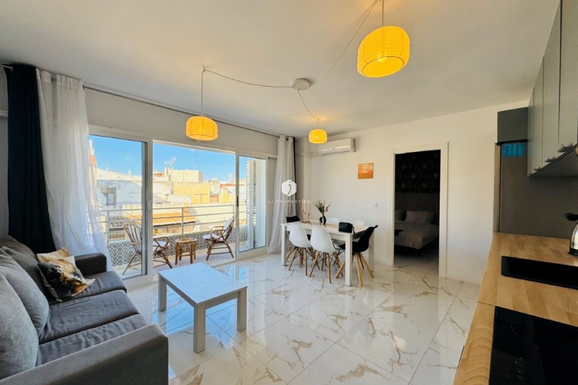 Resale - Apartment / flat -
La Mata - Costa Blanca