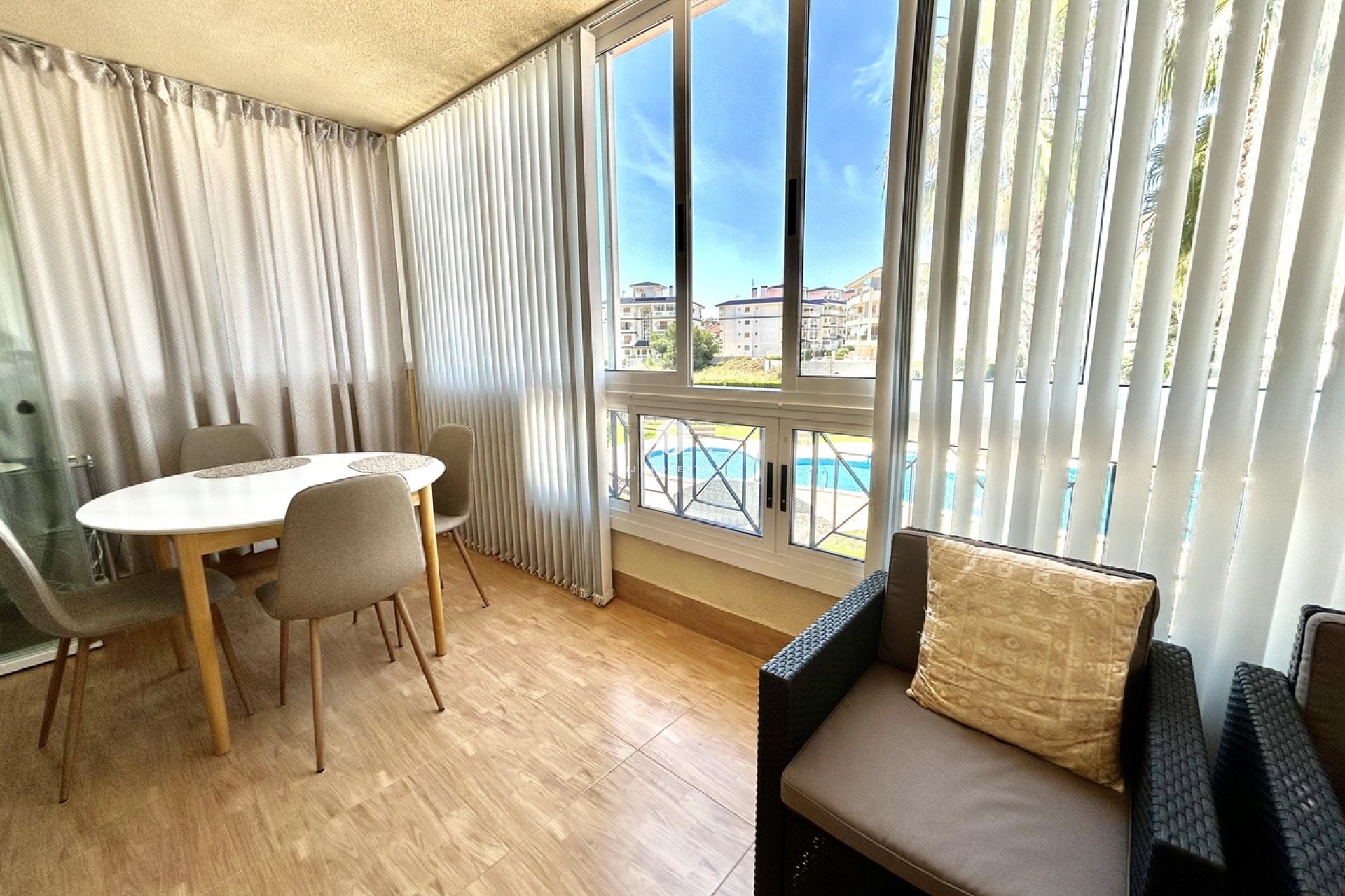 Resale - Apartment / flat -
La Mata - Costa Blanca
