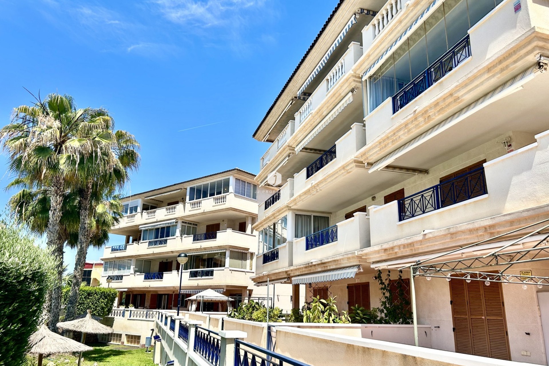 Resale - Apartment / flat -
La Mata - Costa Blanca