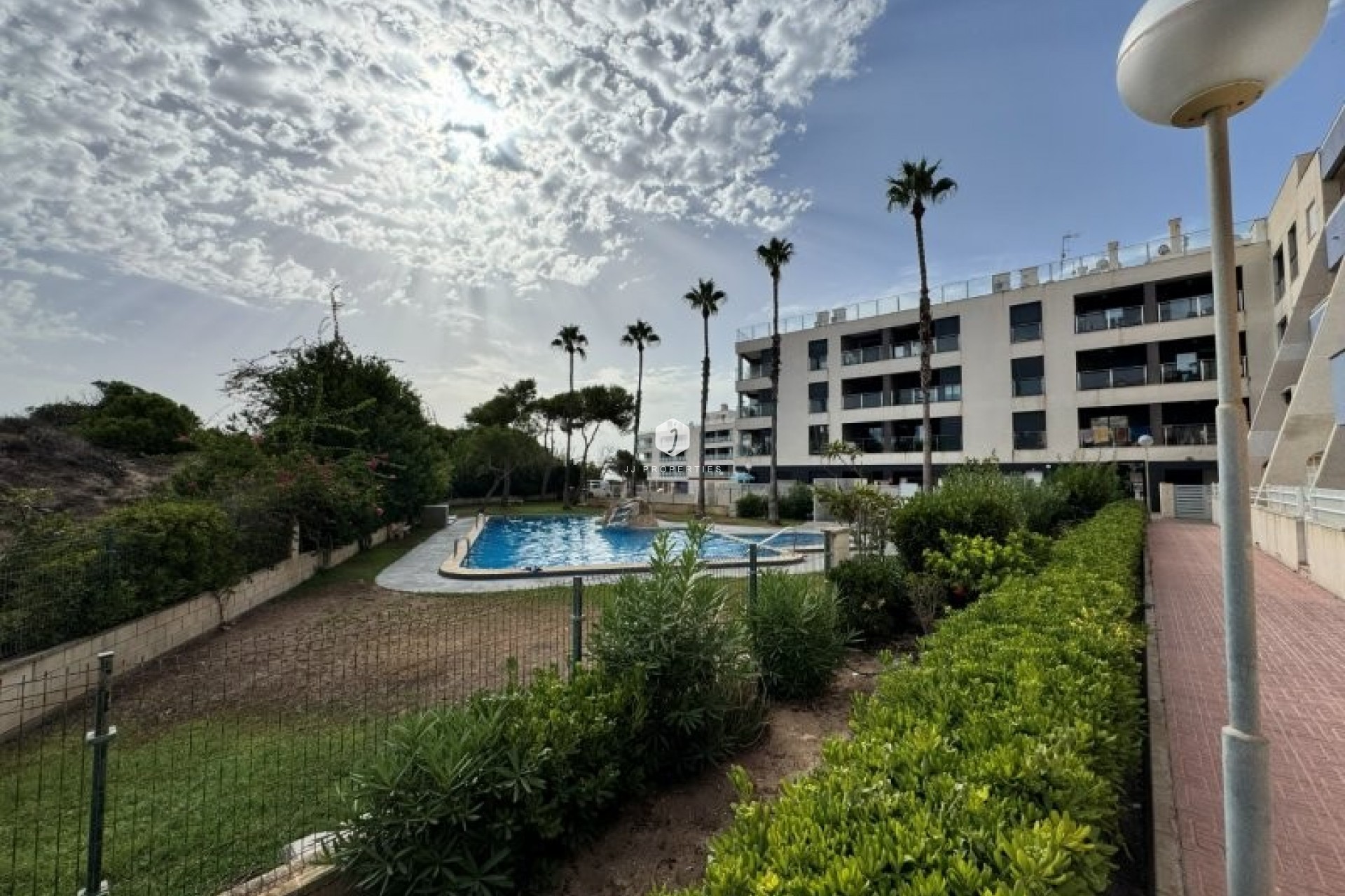 Resale - Apartment / flat -
La Mata - Costa Blanca