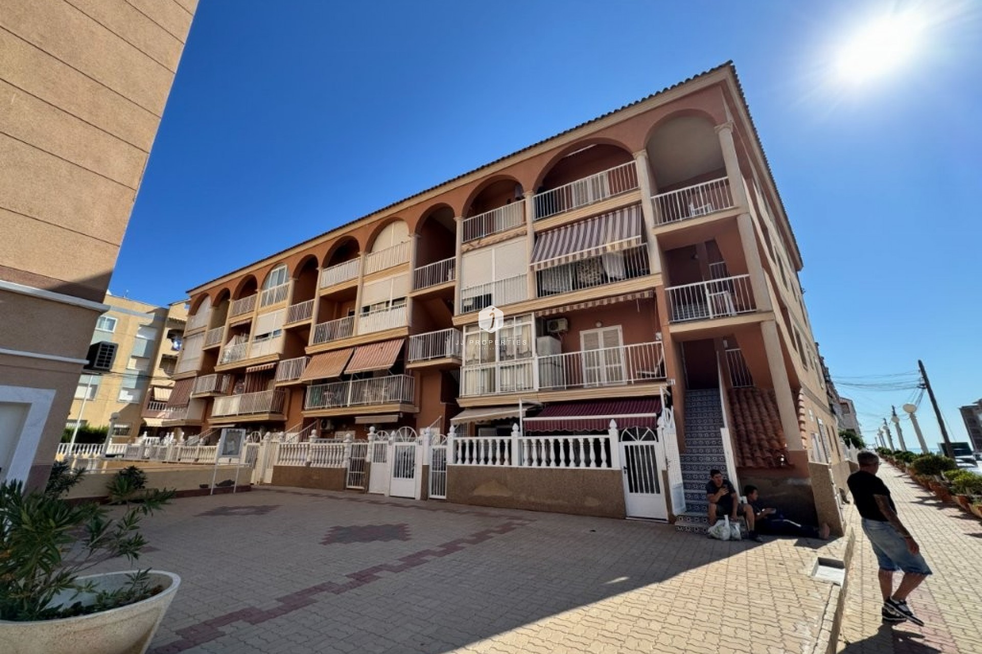 Resale - Apartment / flat -
La Mata - Costa Blanca