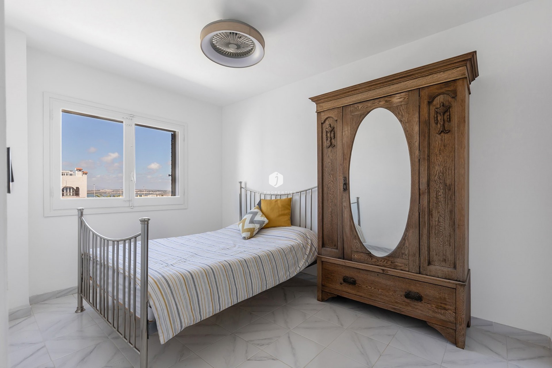 Resale - Apartment / flat -
La Mata - Costa Blanca