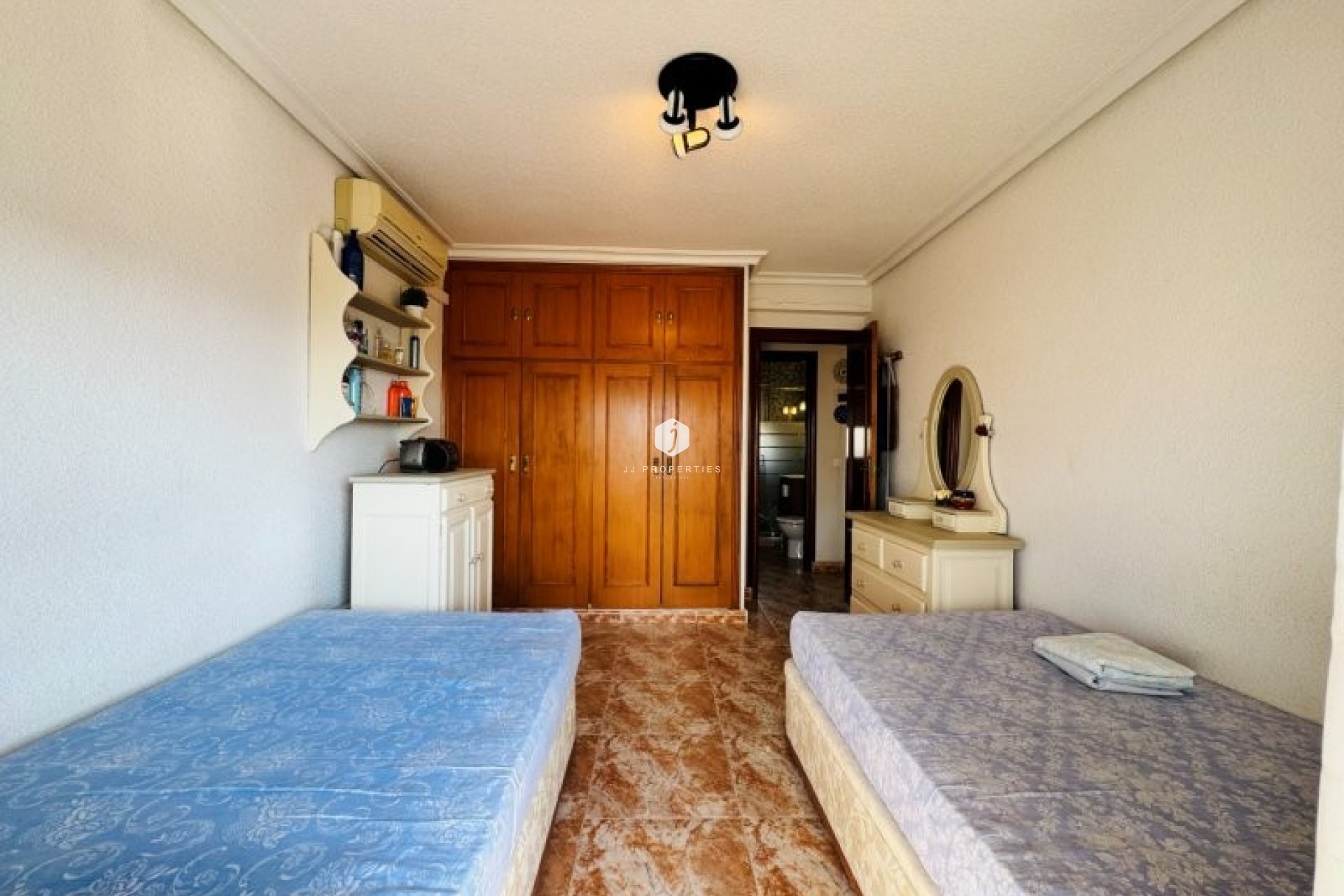 Resale - Apartment / flat -
La Mata - Costa Blanca