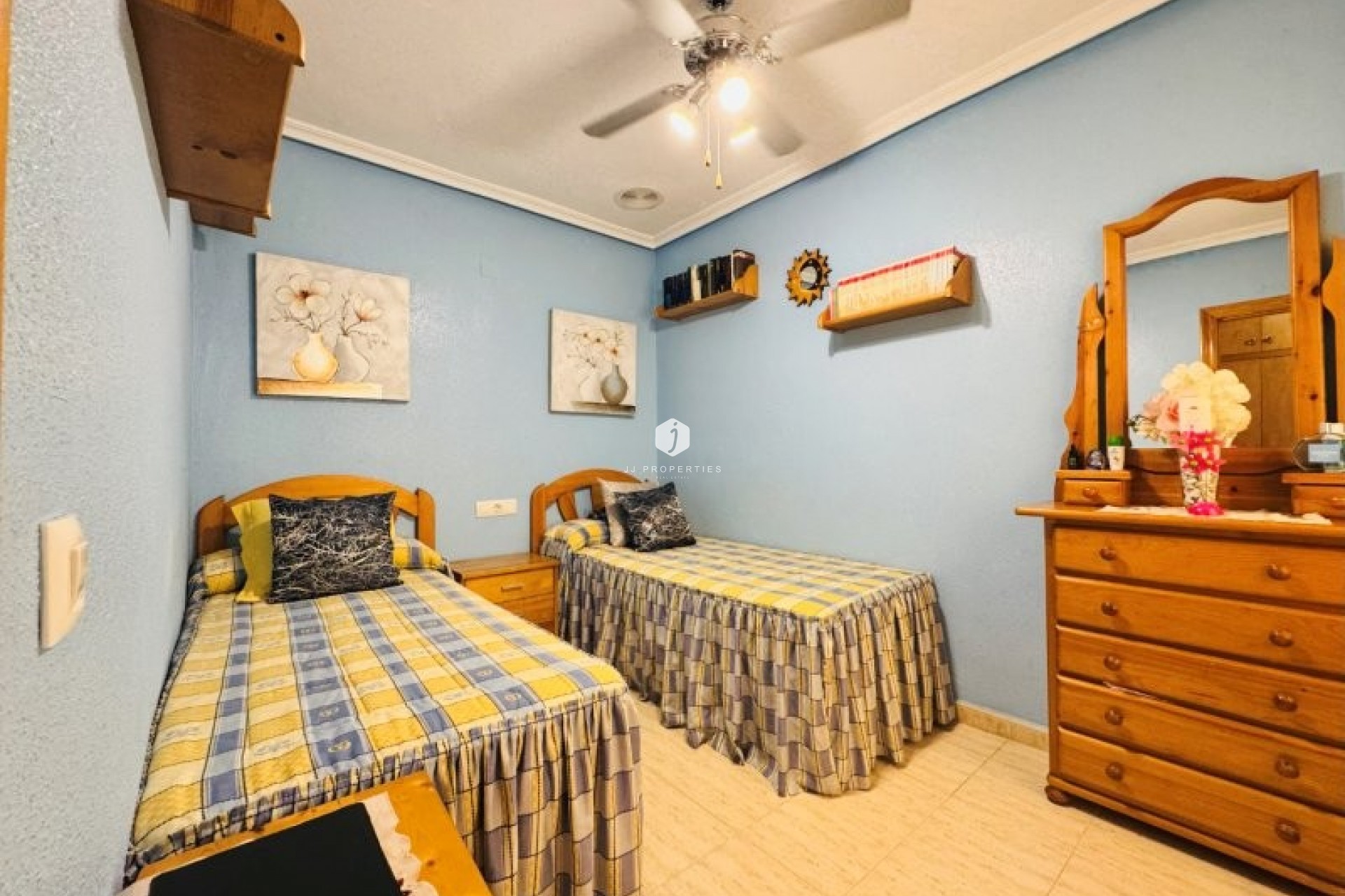 Resale - Apartment / flat -
La Mata - Costa Blanca