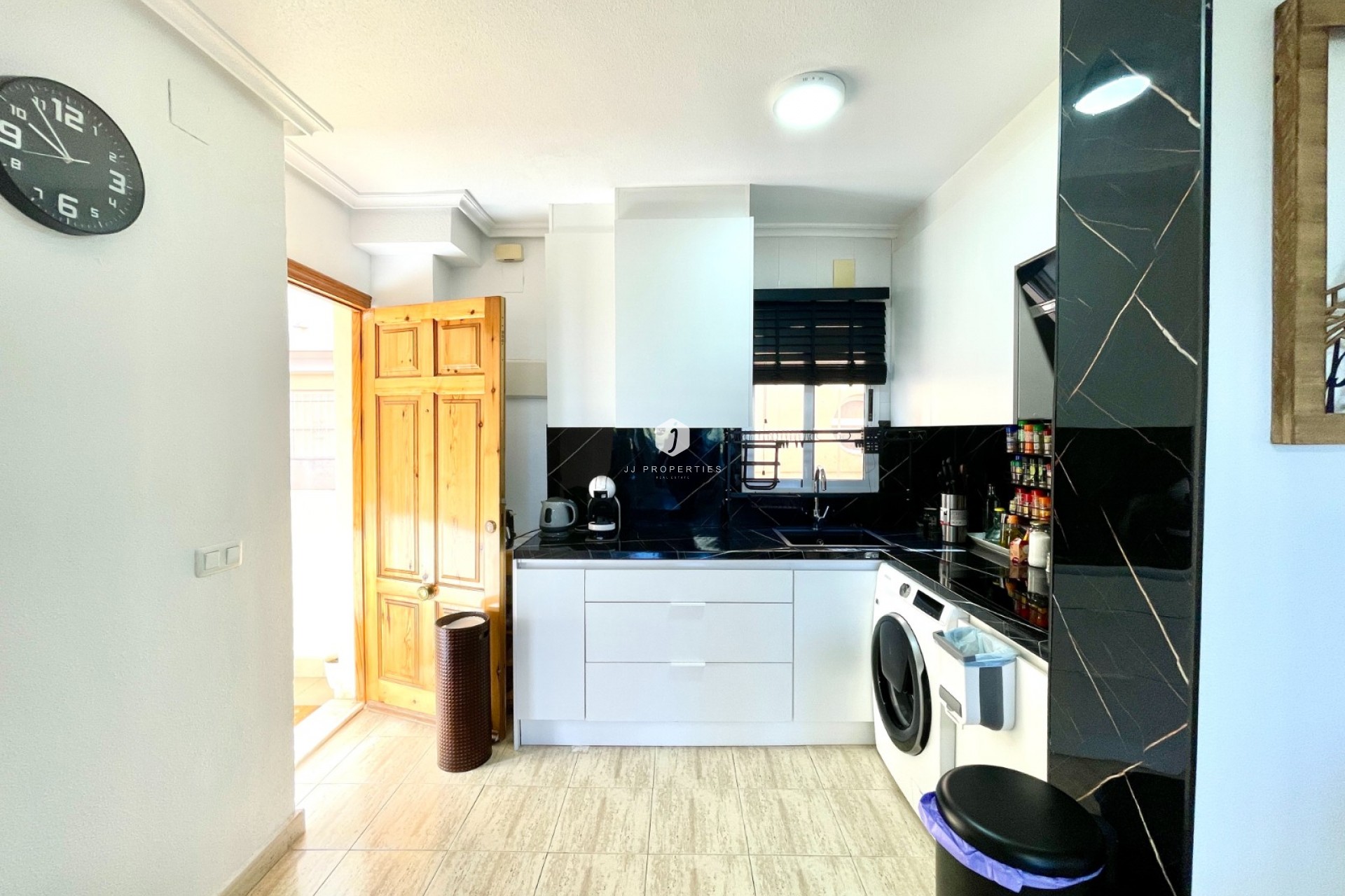 Resale - Apartment / flat -
La Siesta - Costa Blanca