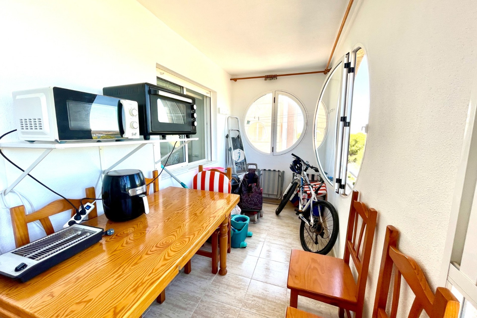 Resale - Apartment / flat -
La Siesta - Costa Blanca