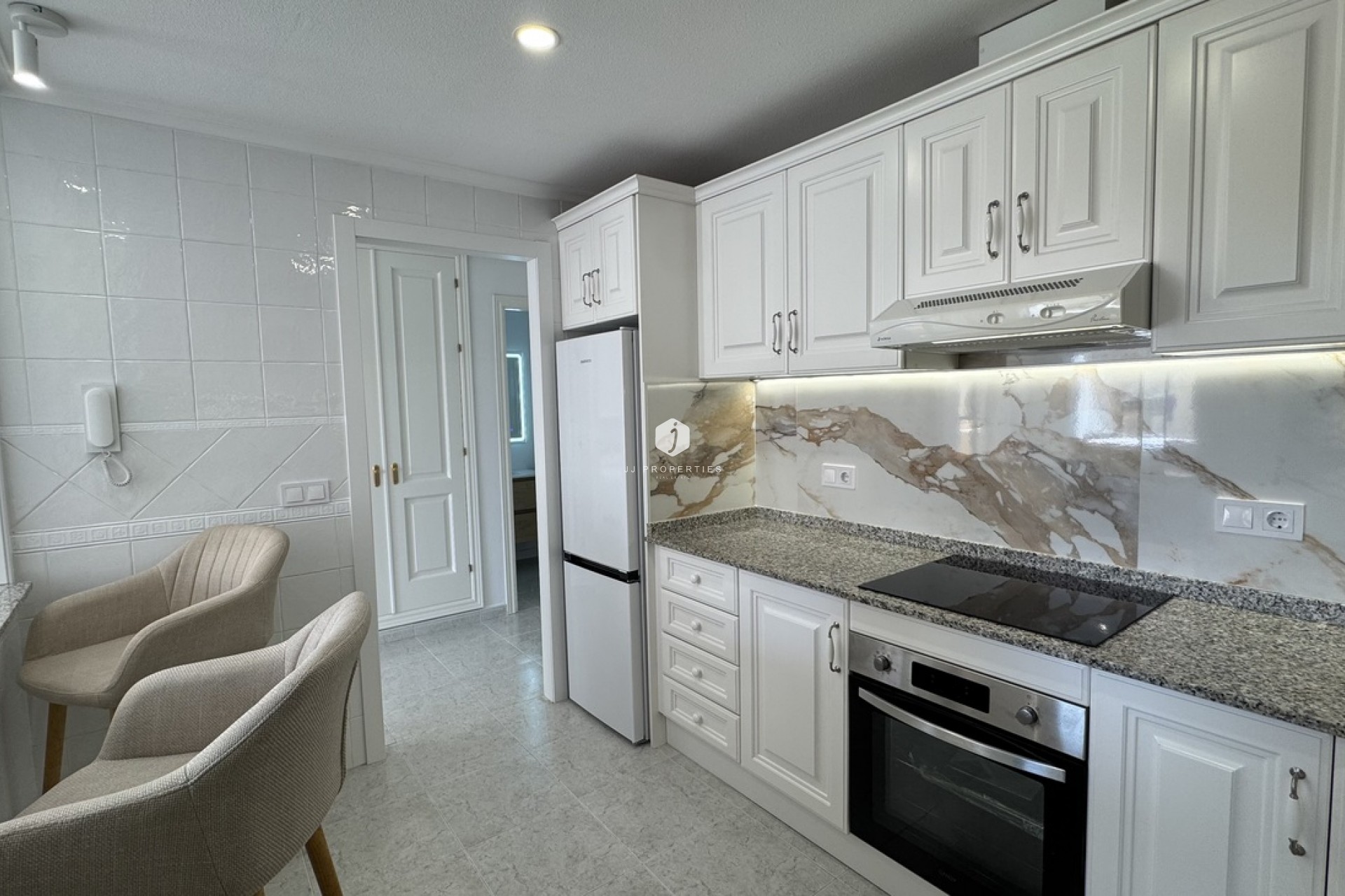 Resale - Apartment / flat -
Lomas De Campoamor - Costa Blanca