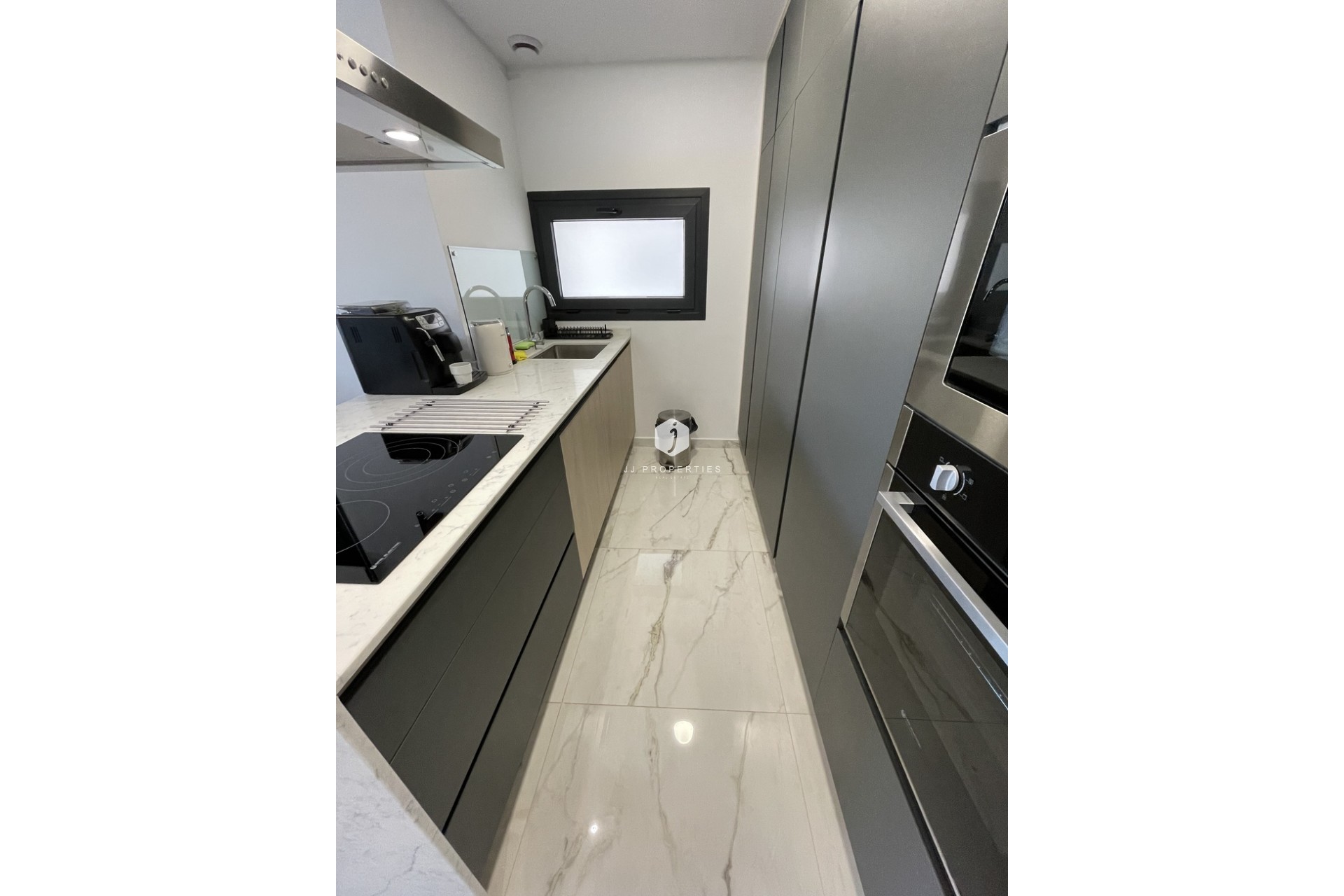 Resale - Apartment / flat -
Los Altos - Costa Blanca