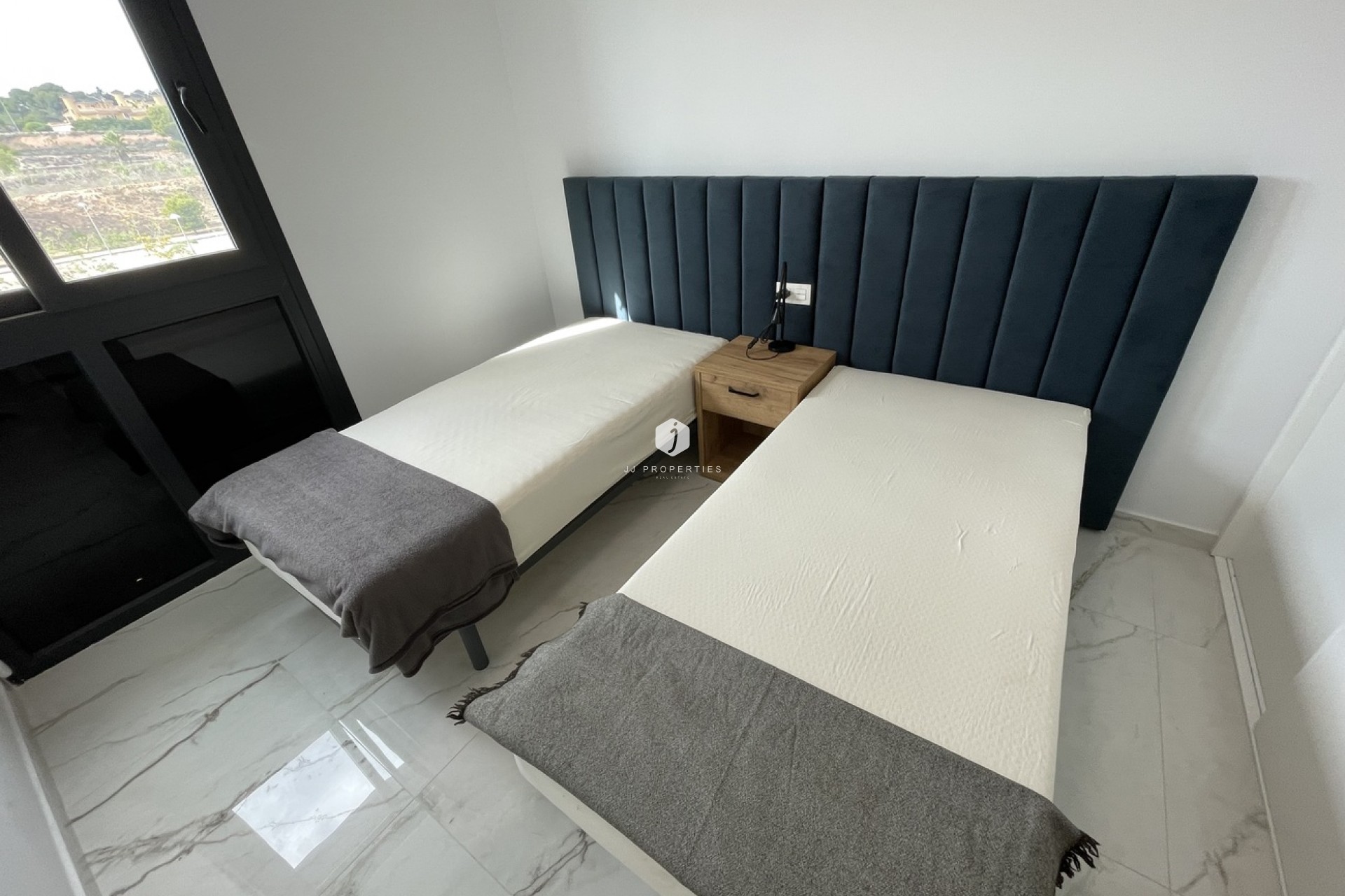 Resale - Apartment / flat -
Los Altos - Costa Blanca